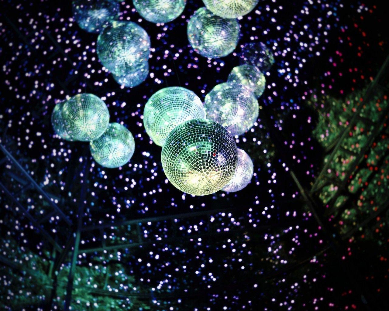1280x1024 Download 1280x1024 Glitter Ball, Lights, Party, Disco Ball, Fun, Entertainment Wallpaper