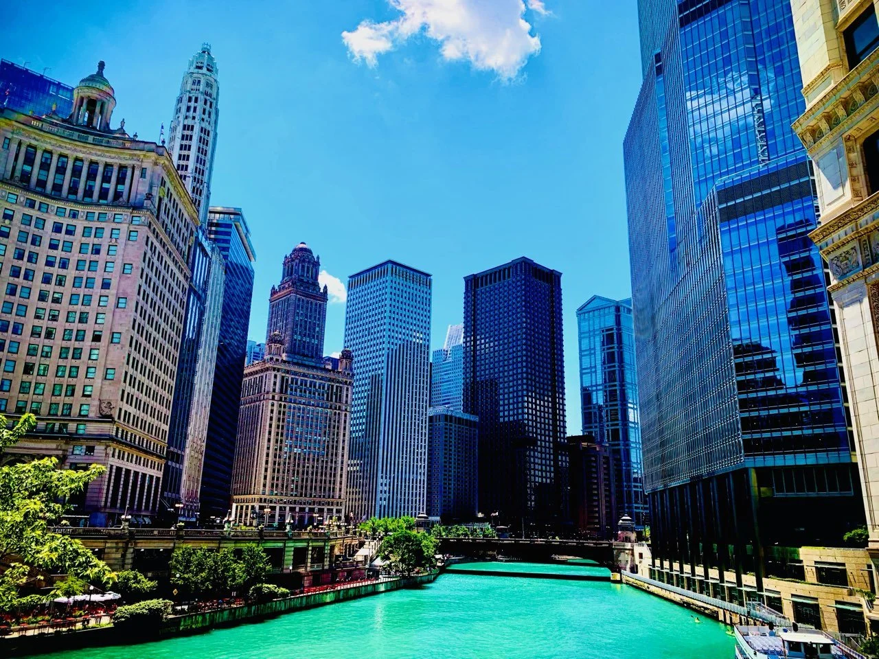 1280x960 MoveMint Moving Chicago. Premium Movers in Chicago. Trustworthy & Reliable Service