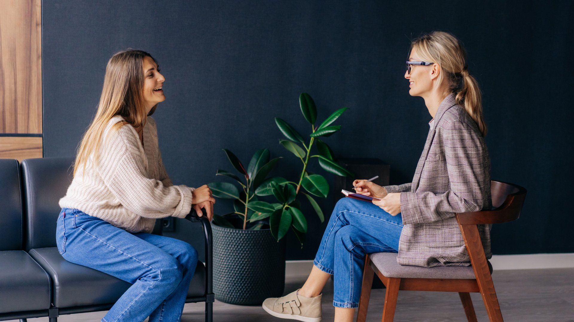1920x1080 Psychotherapy vs Therapy: What's the Difference?