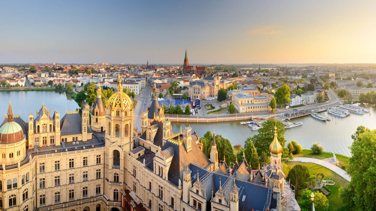 1600x900 Seven lakes and major artworks: Come to Schwerin!