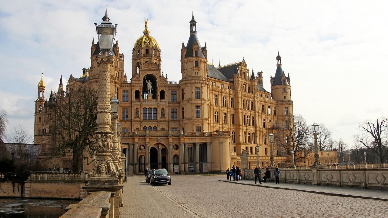 1280x720 Free Schwerin Castle & Schwerin Image