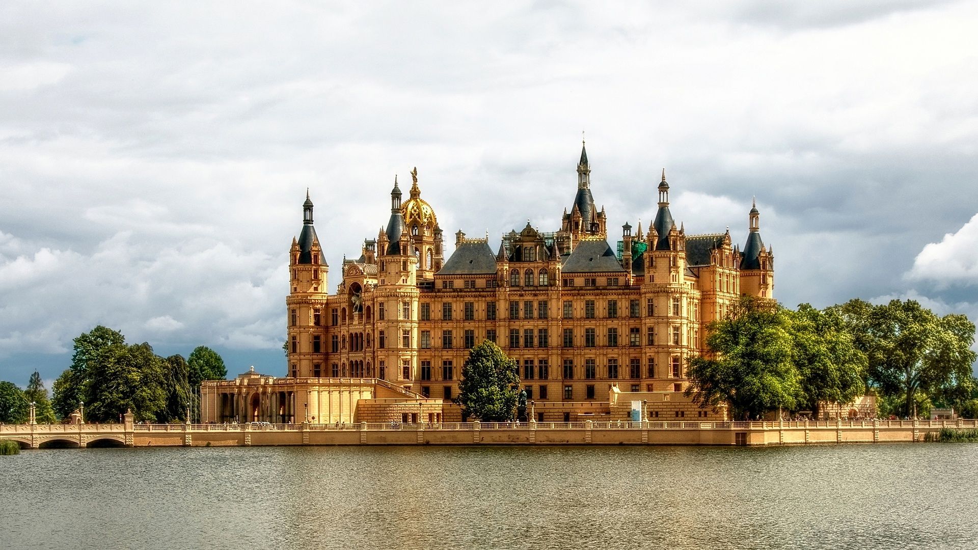 1920x1080 Free Schwerin Castle Full HD wallpaper for desktop and phone