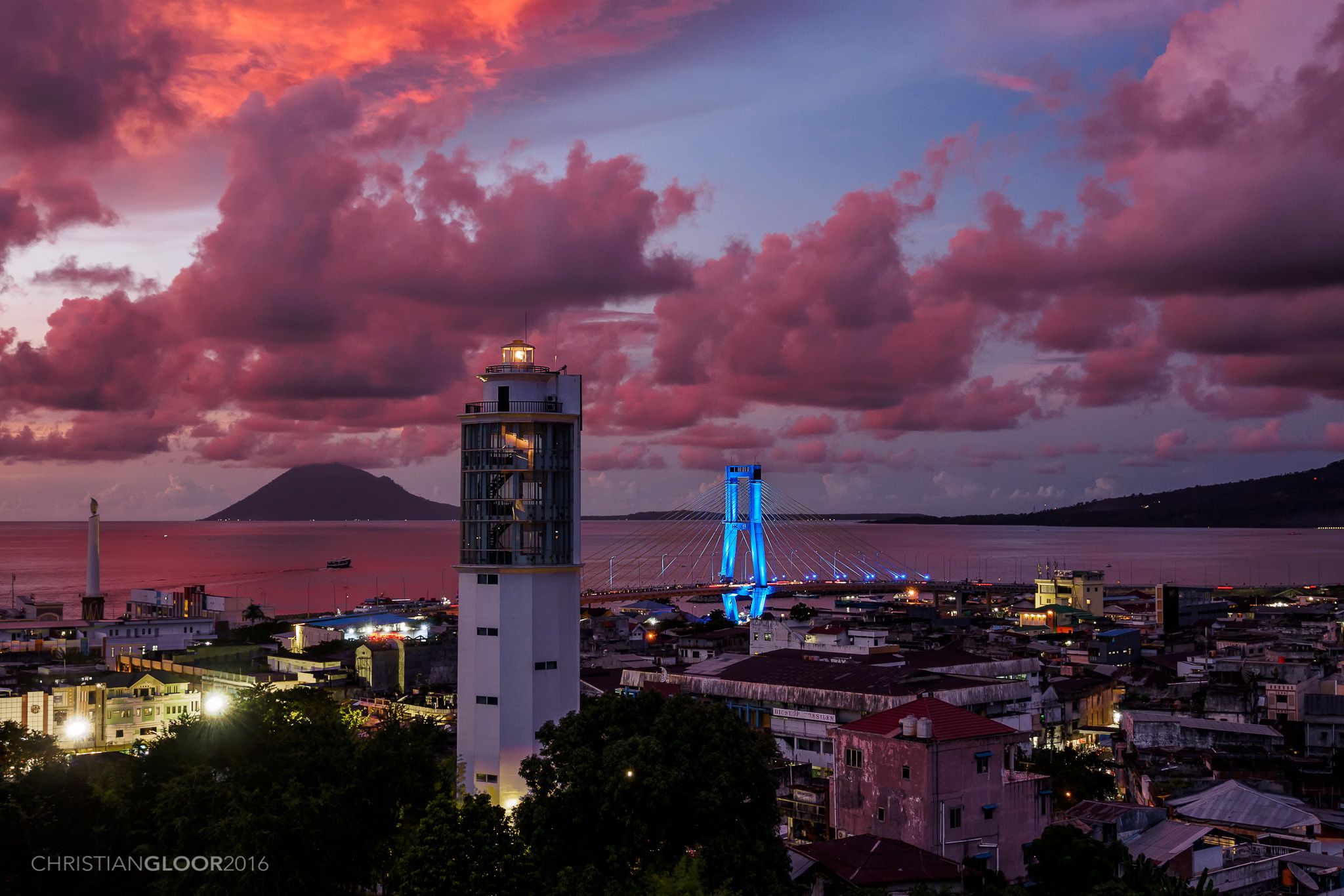 2048x1366 Manado