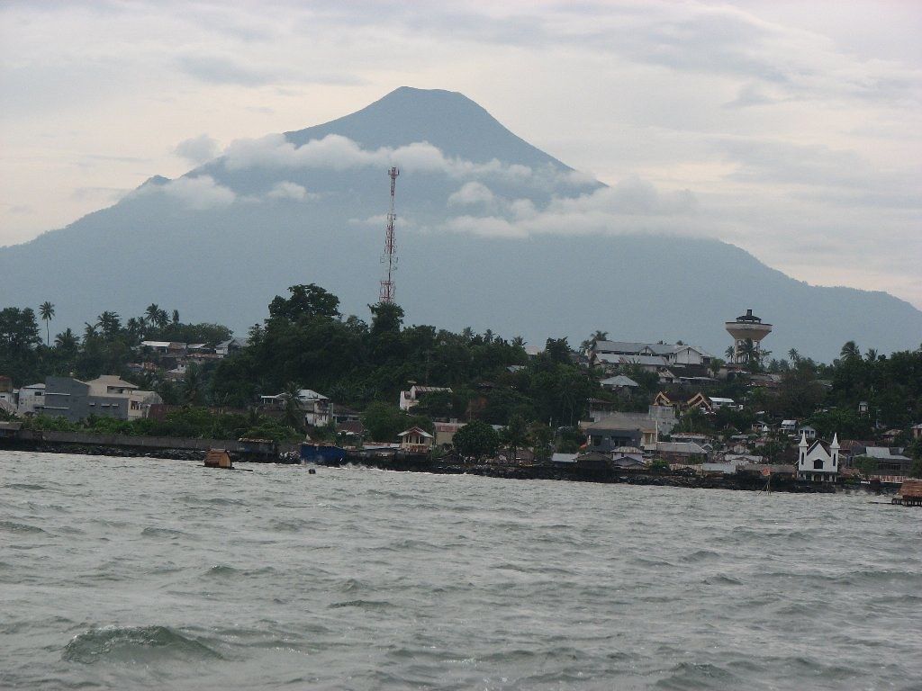 1024x768 pemandangan. manado city, north sulawesi. achsaningtias' point of view