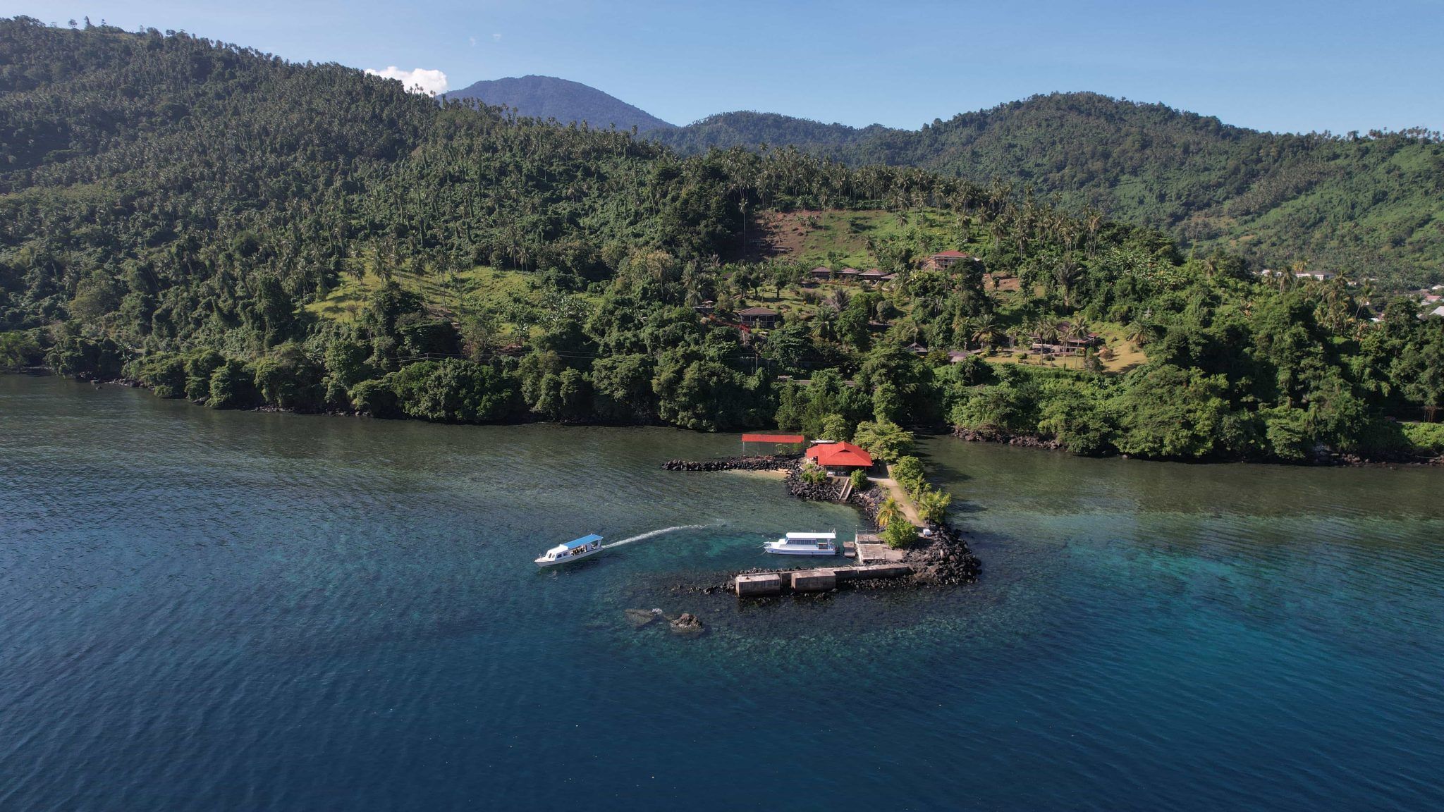 2048x1152 Experience World Class Diving And Luxury At Its Finest With Lumbalumba Resort