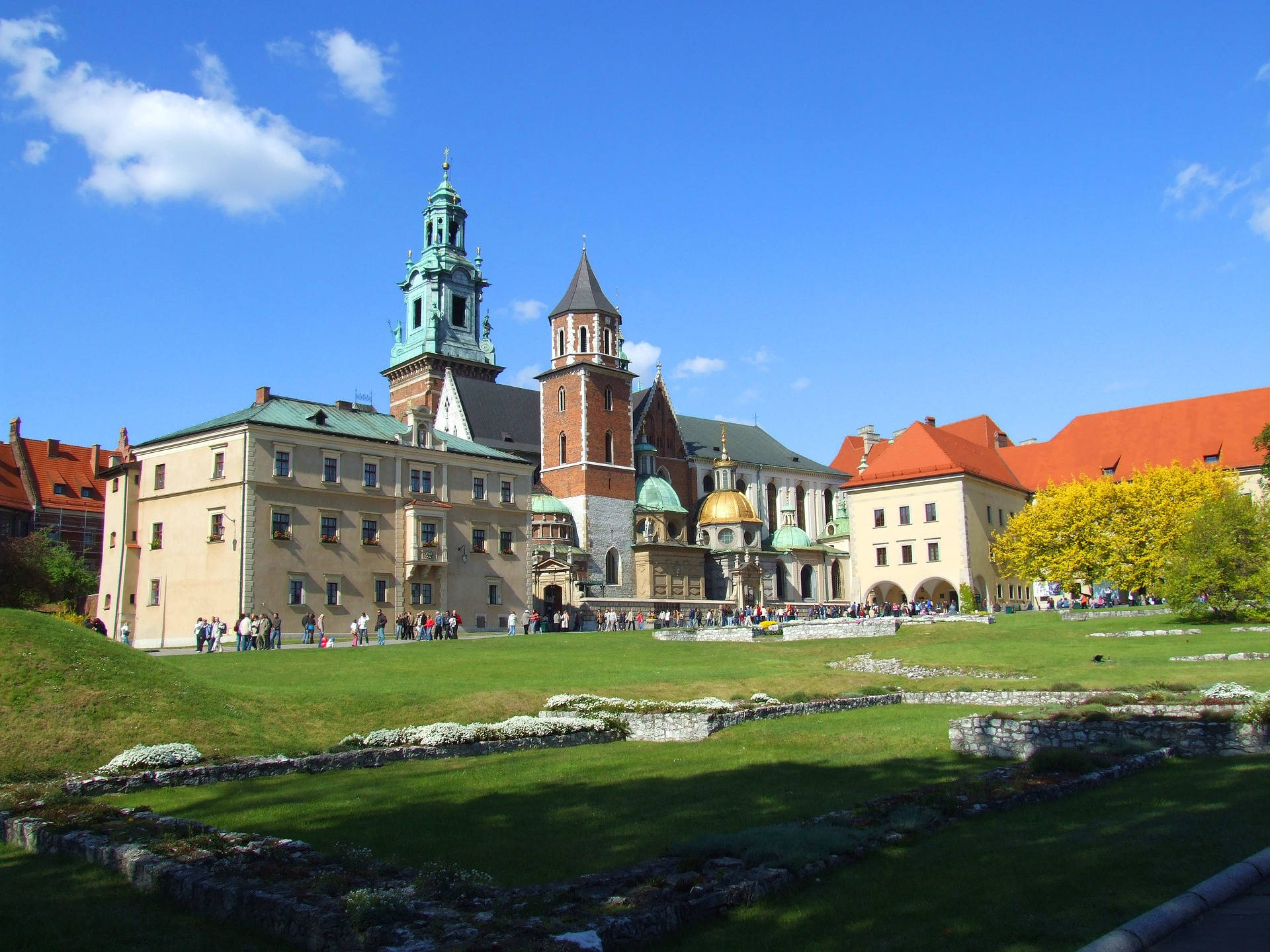 1920x1440 Download Poland's Wawel Royal Castle Wallpaper