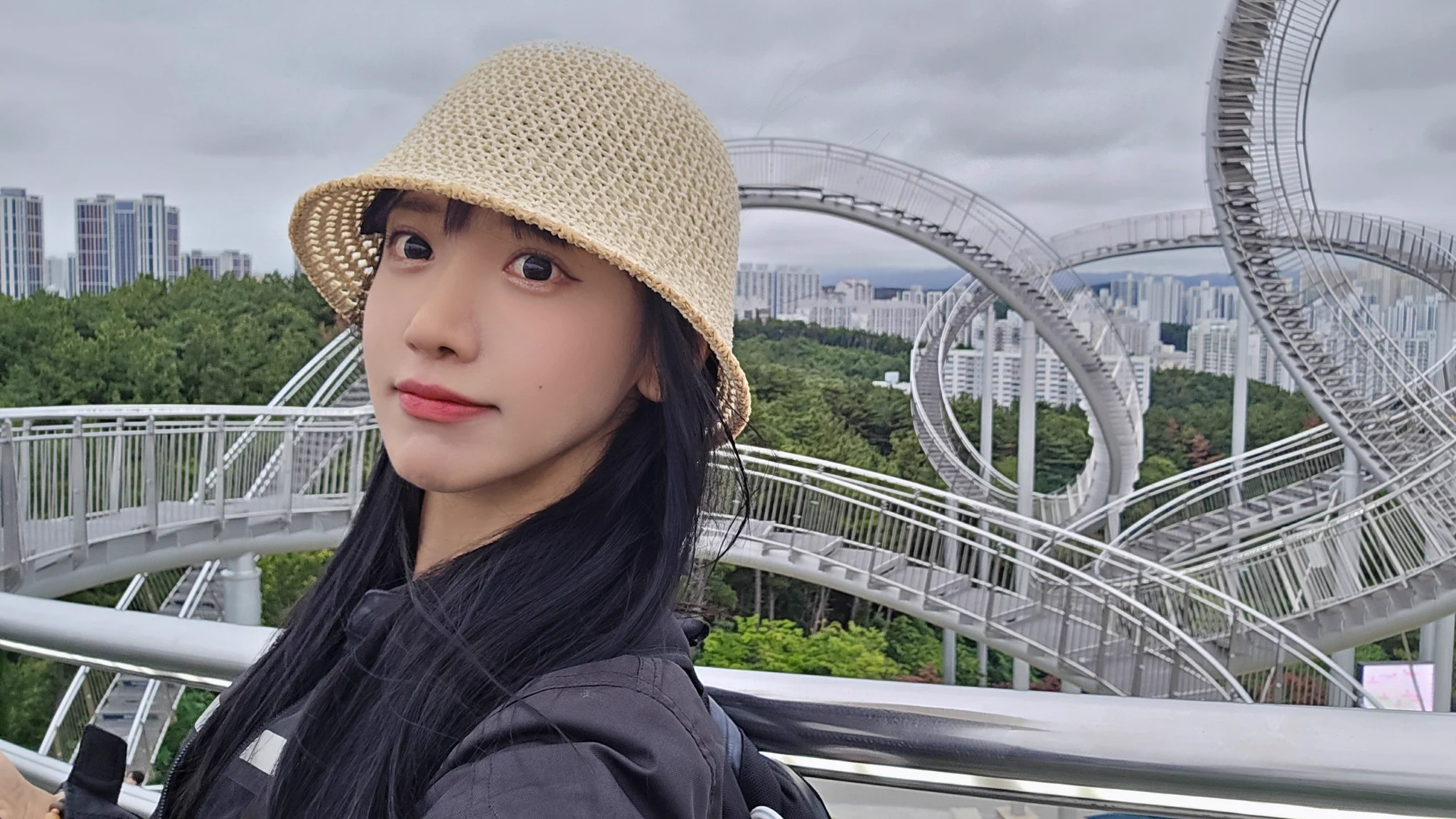 2048x1152 TSM Jinnytty on X: Have u ever walked on a Coaster
