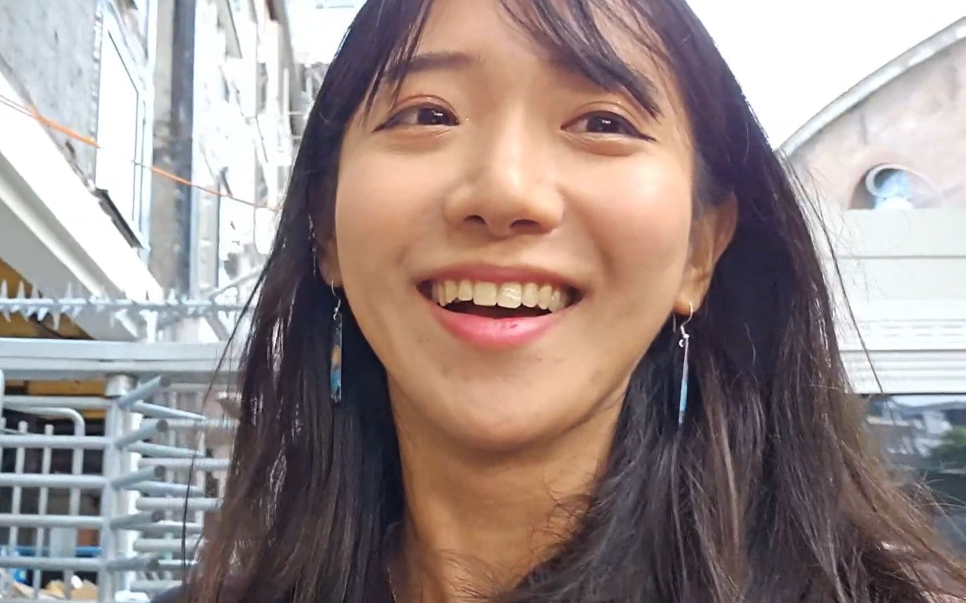 1920x1200 Twitch streamer Jinnytty gets pickpocketed during her Amsterdam livestream, fans react