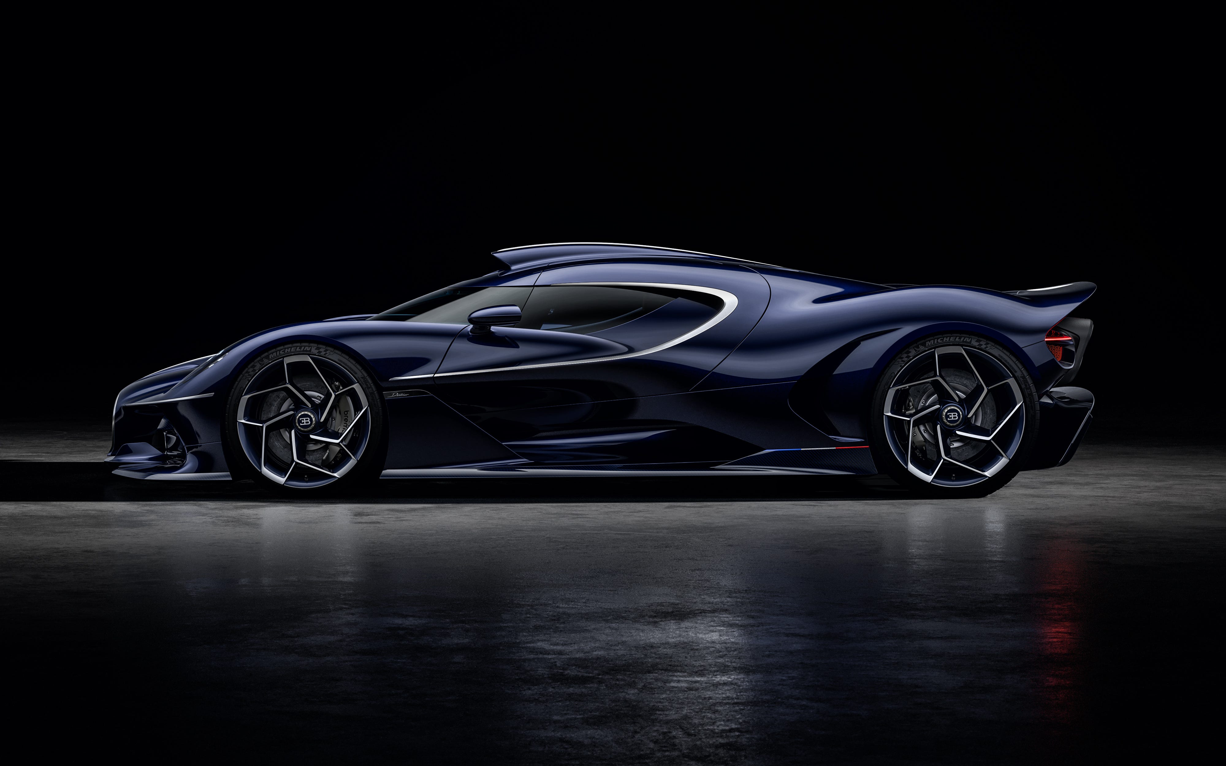 4000x2500 Bugatti Reveals the Gorgeous Destrier, Third Creation of its Programme Solitaire