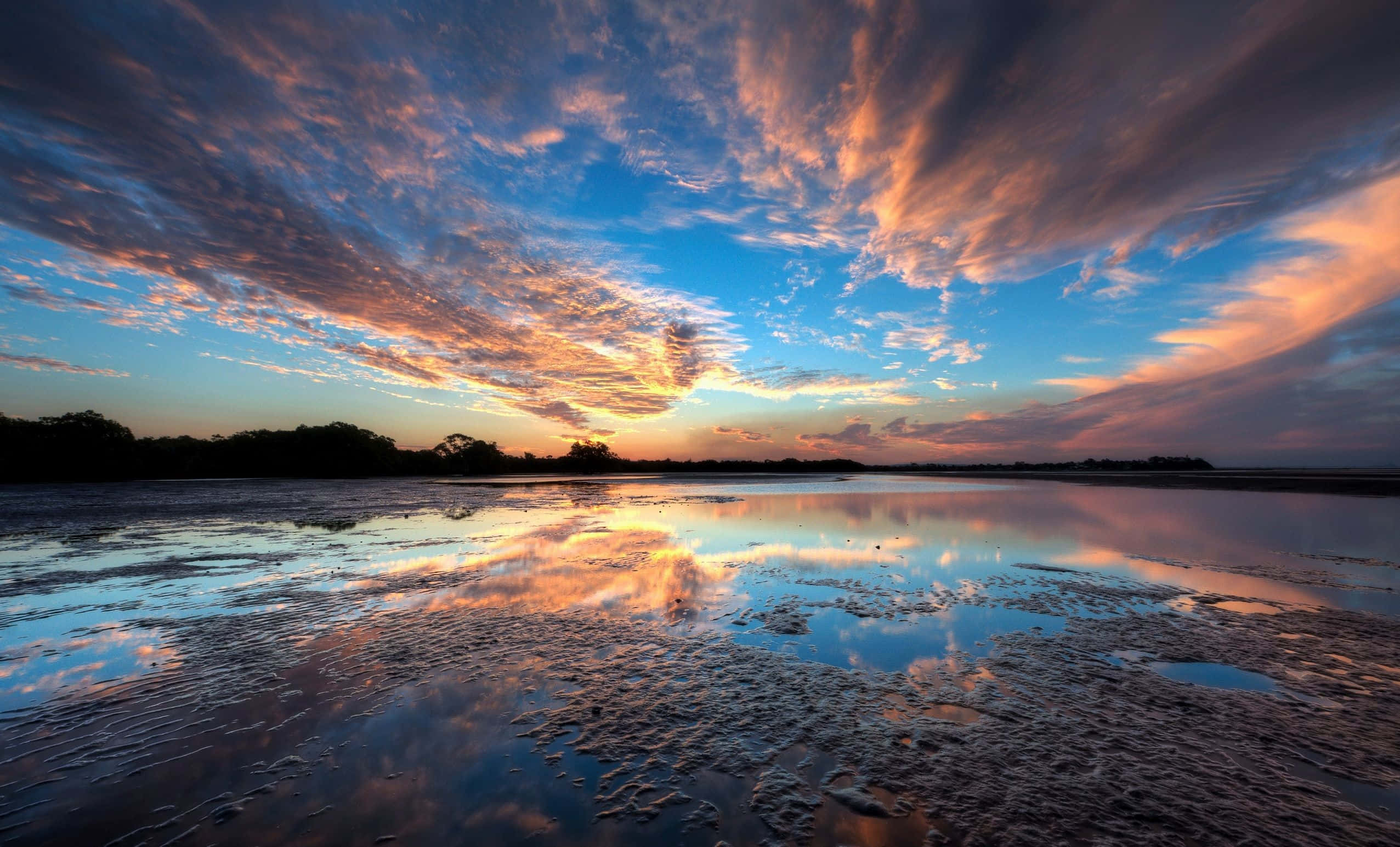 2553x1546 Download Enjoy the Blissful Beauty of a Vibrant Sky Background