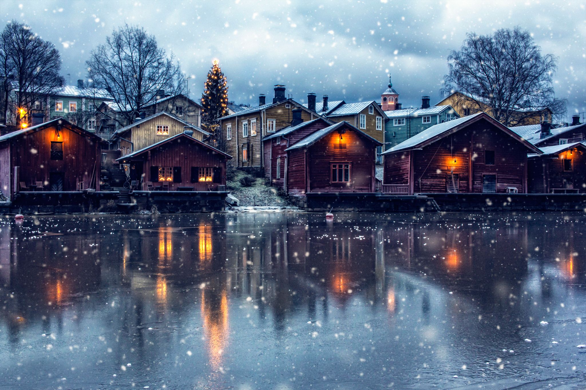2048x1365 Free snow, tree, home 2K wallpaper for desktop and phone