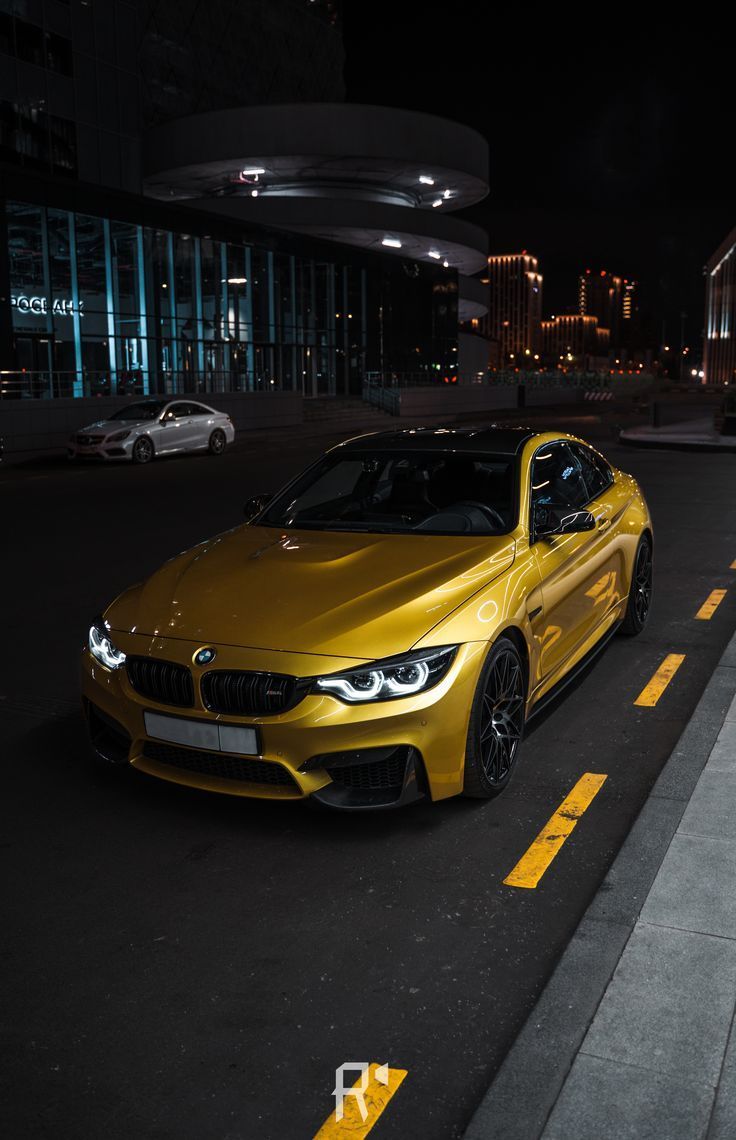 736x1140 BMW M4 GOLD