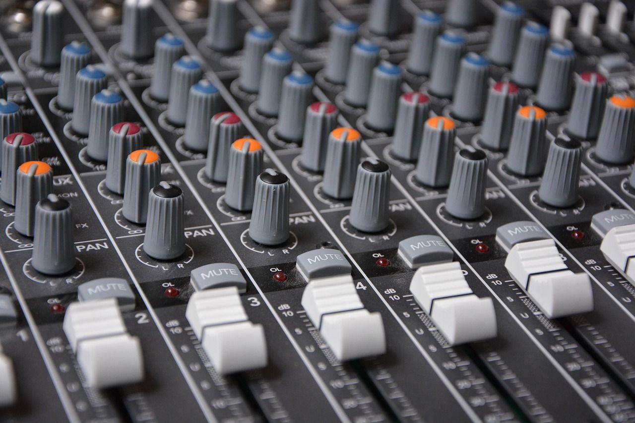 1280x853 Mixer Digital Analog
