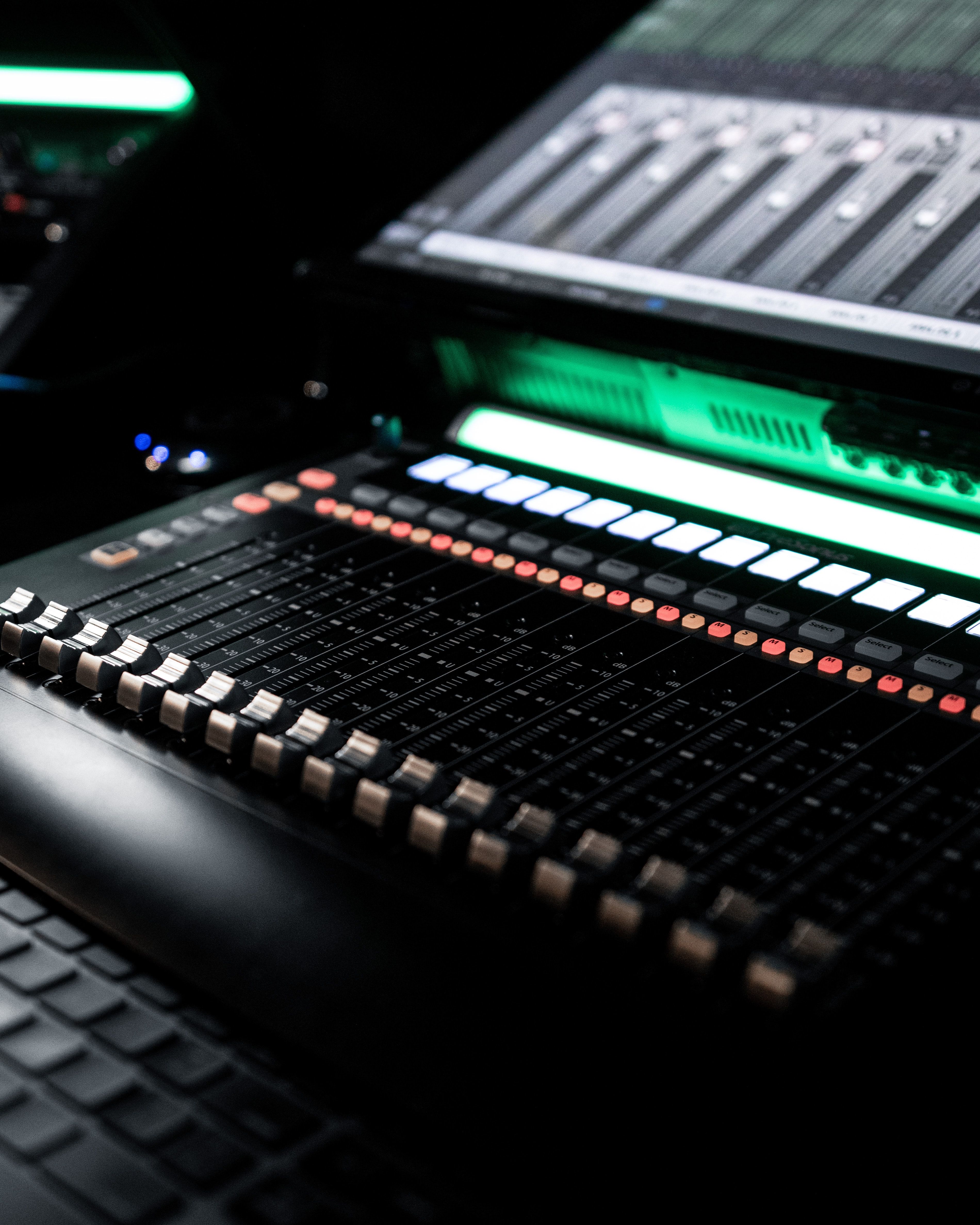 3800x4750 Mixer Phone Wallpaper: Free 4K & HD Downloads
