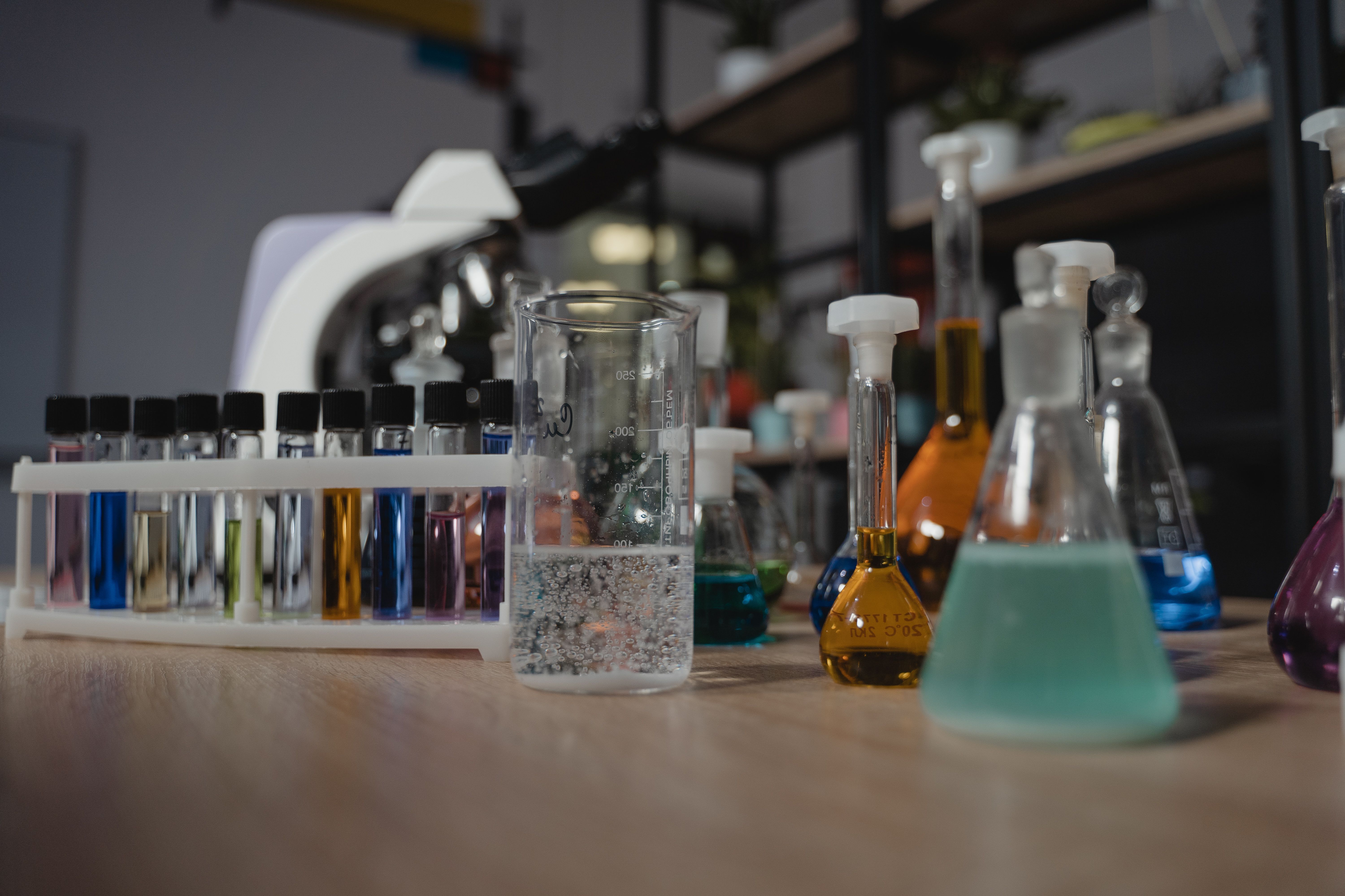 6000x4000 Close Up Photo Of Laboratory Apparatuses · Free