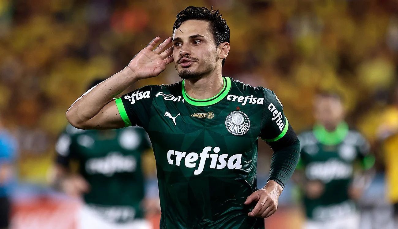 1300x749 Raphael Veiga has opened the door to a move to Manchester United