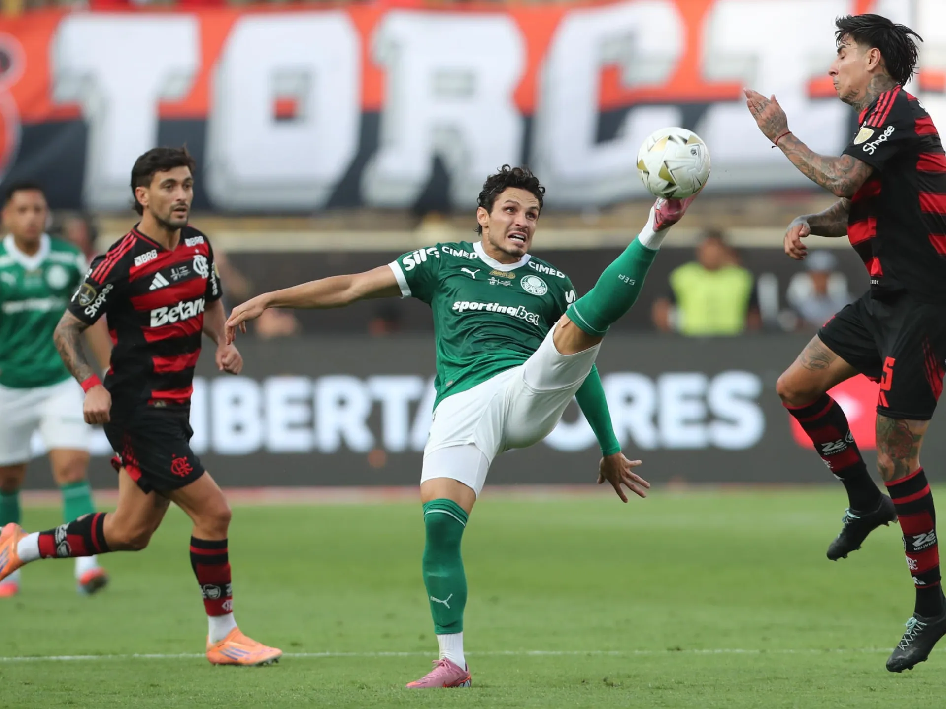 1920x1440 Club América: Raphael Veiga suena como próxima figura de las Águilas