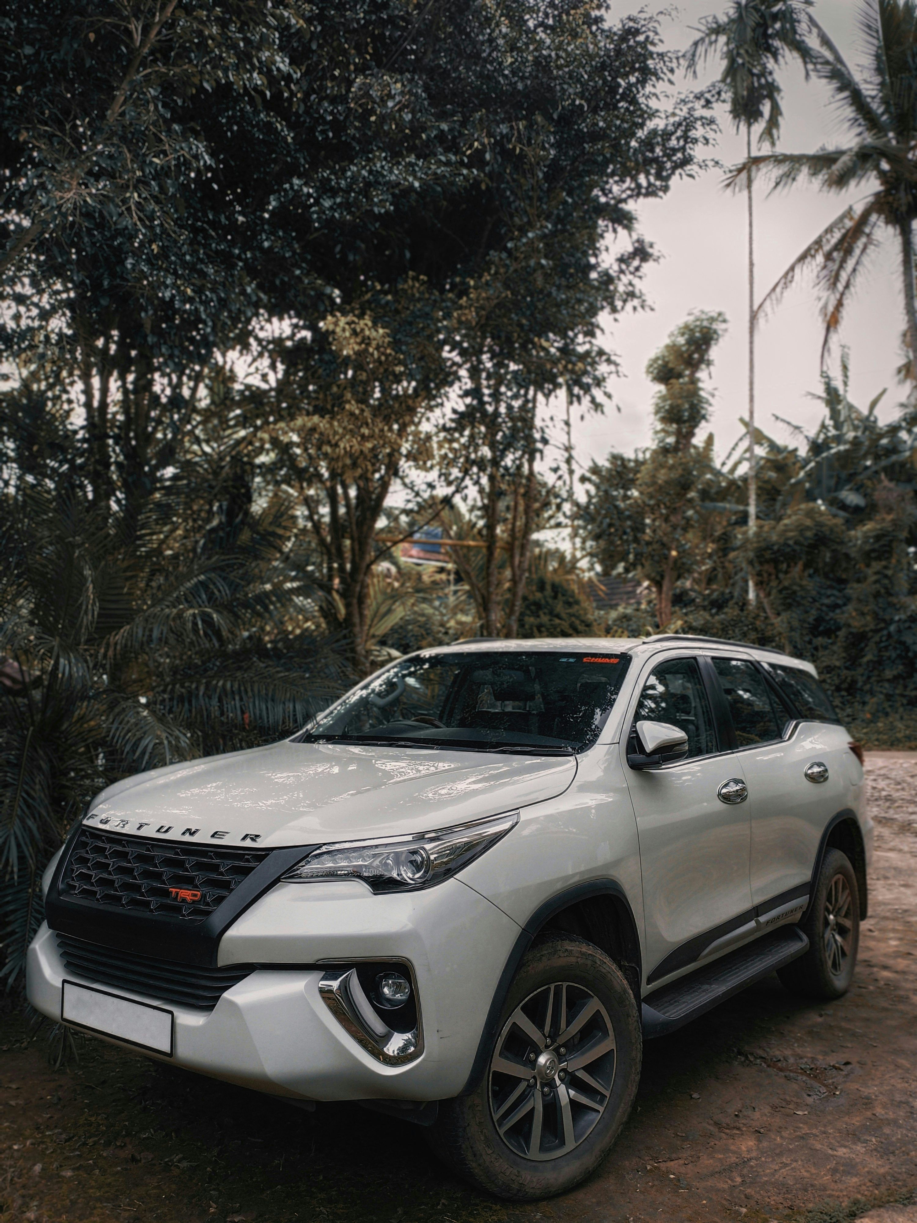 3000x4000 Toyota Fortuner Picture. Download Free Image