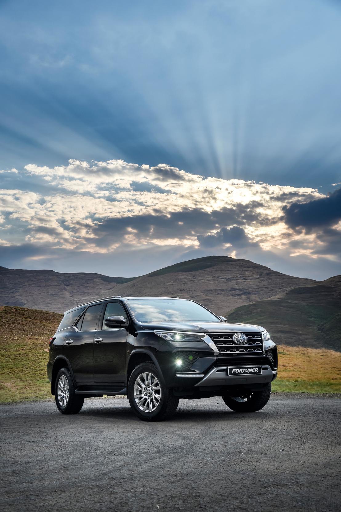 1108x1660 Fortuner iPhone Wallpaper