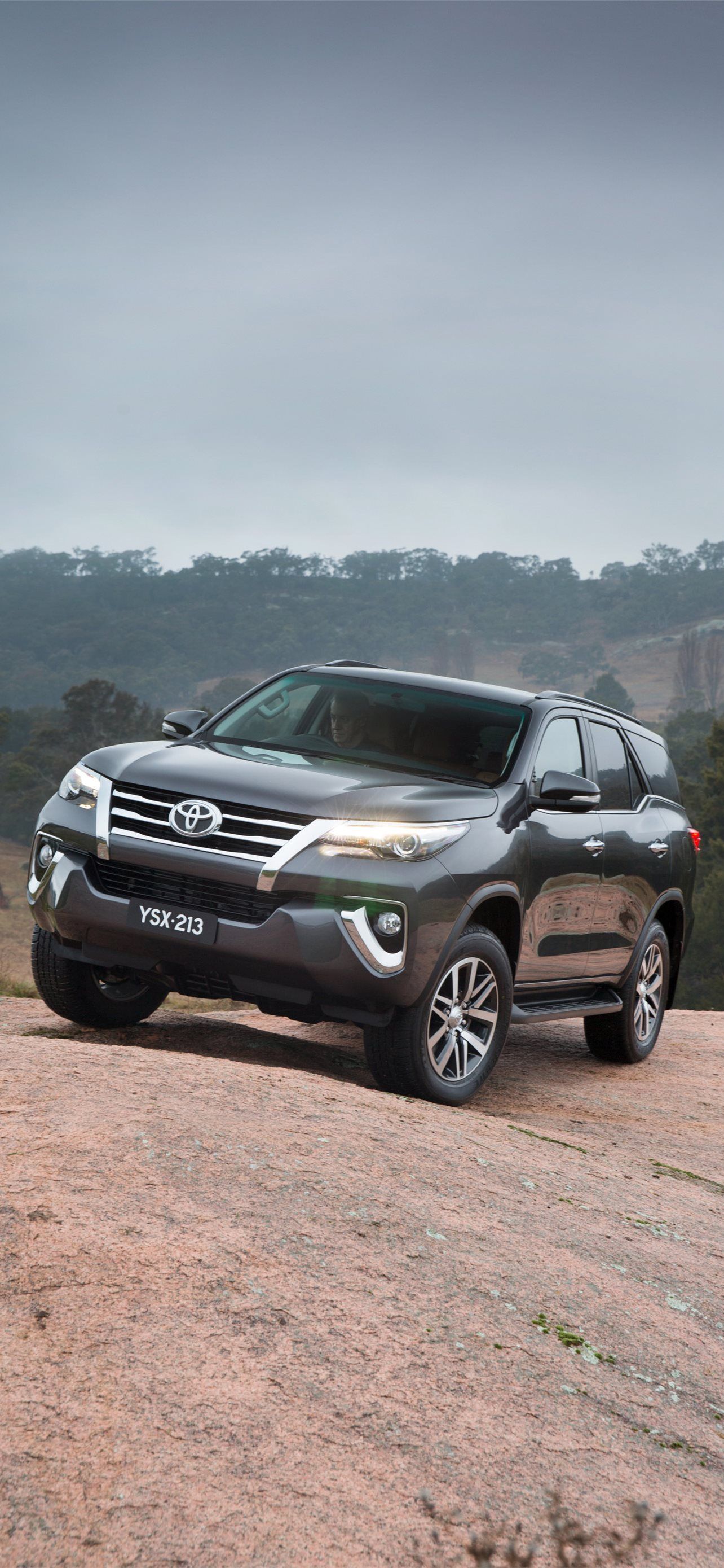 1284x2778 toyota fortuner iPhone Wallpaper Free Download