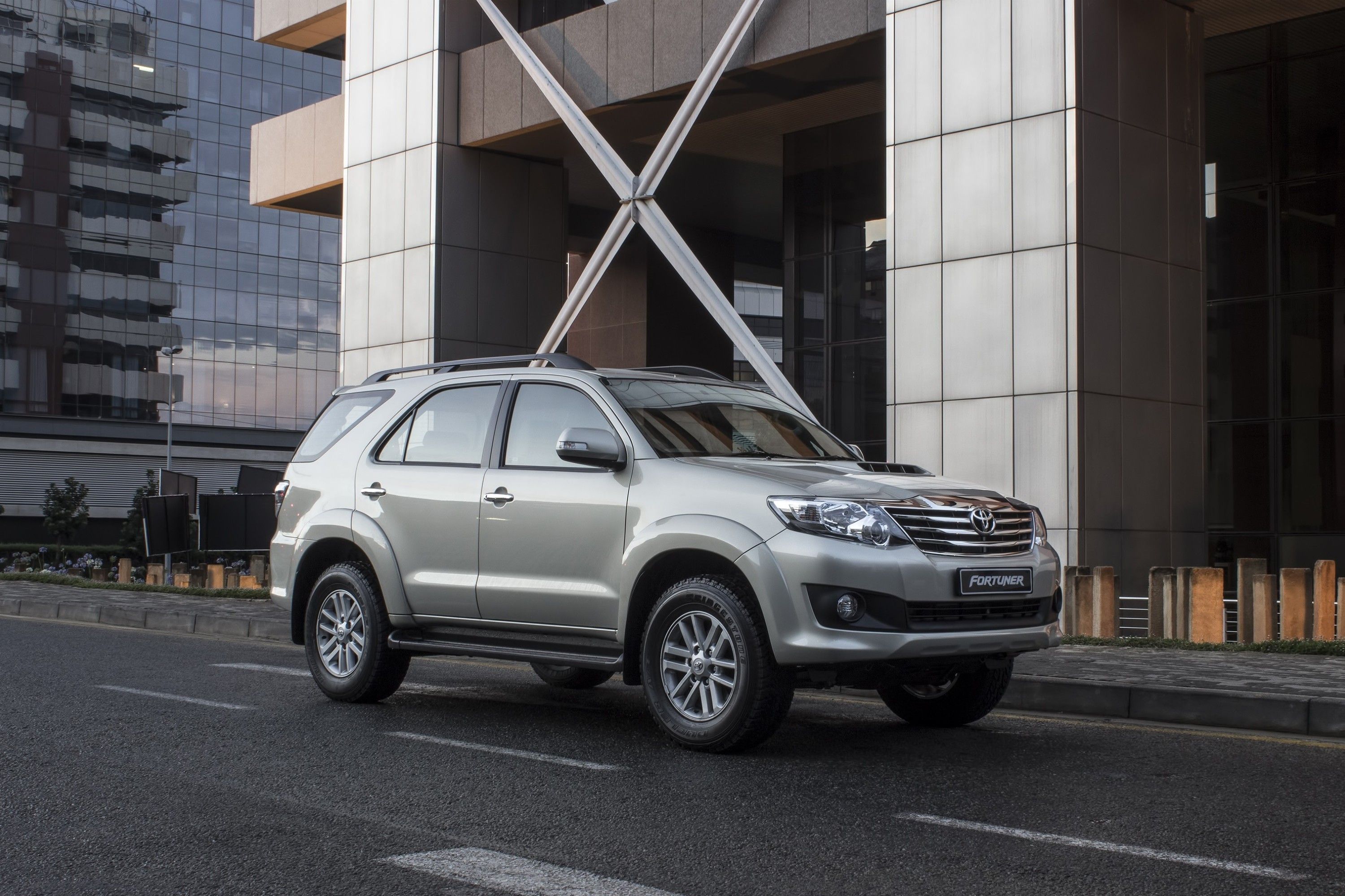 3000x2000 Toyota Fortuner Phone Wallpaper: Free 4K & HD Downloads