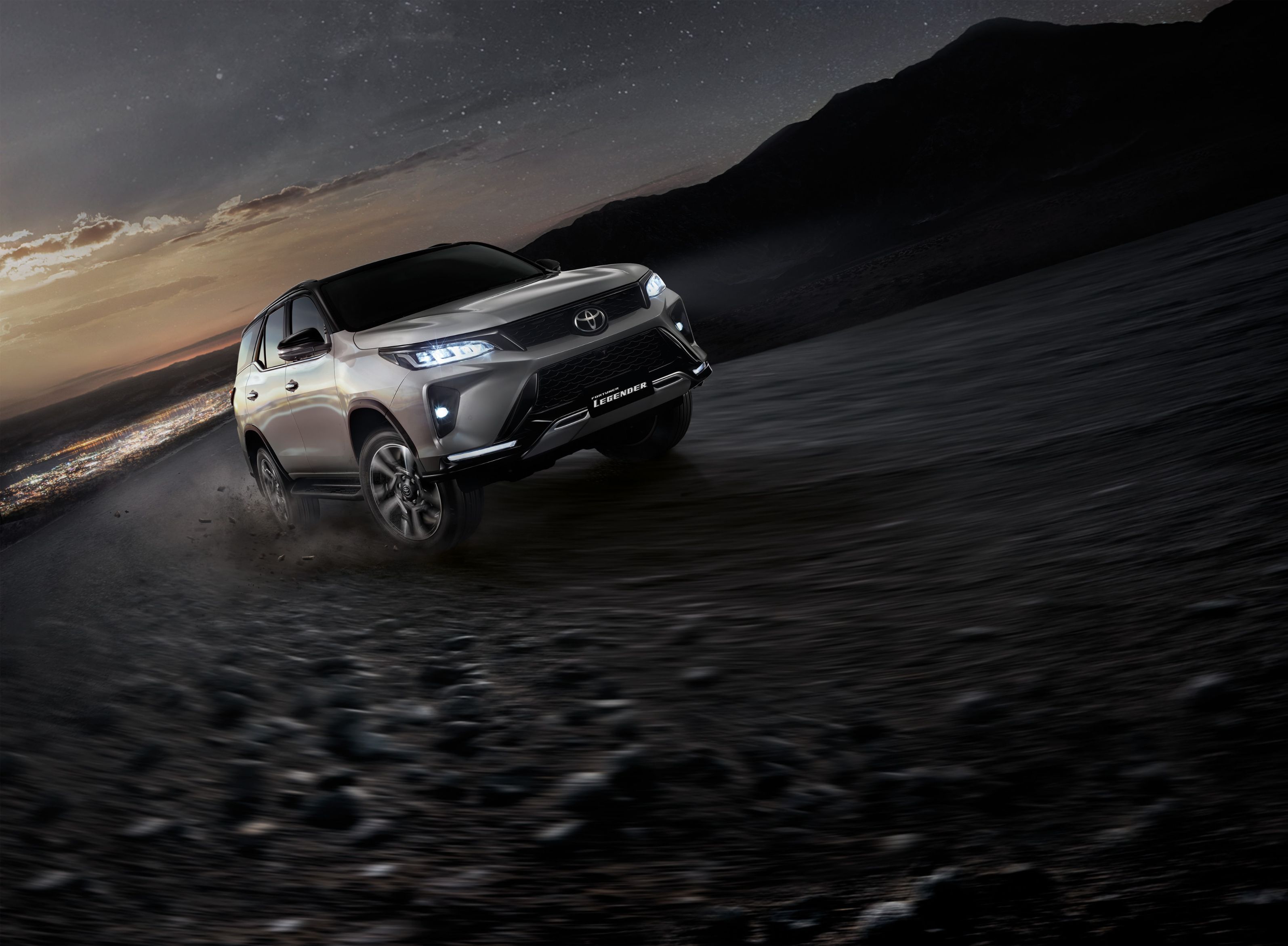 3189x2341 Toyota takes the wraps off facelifted Fortuner