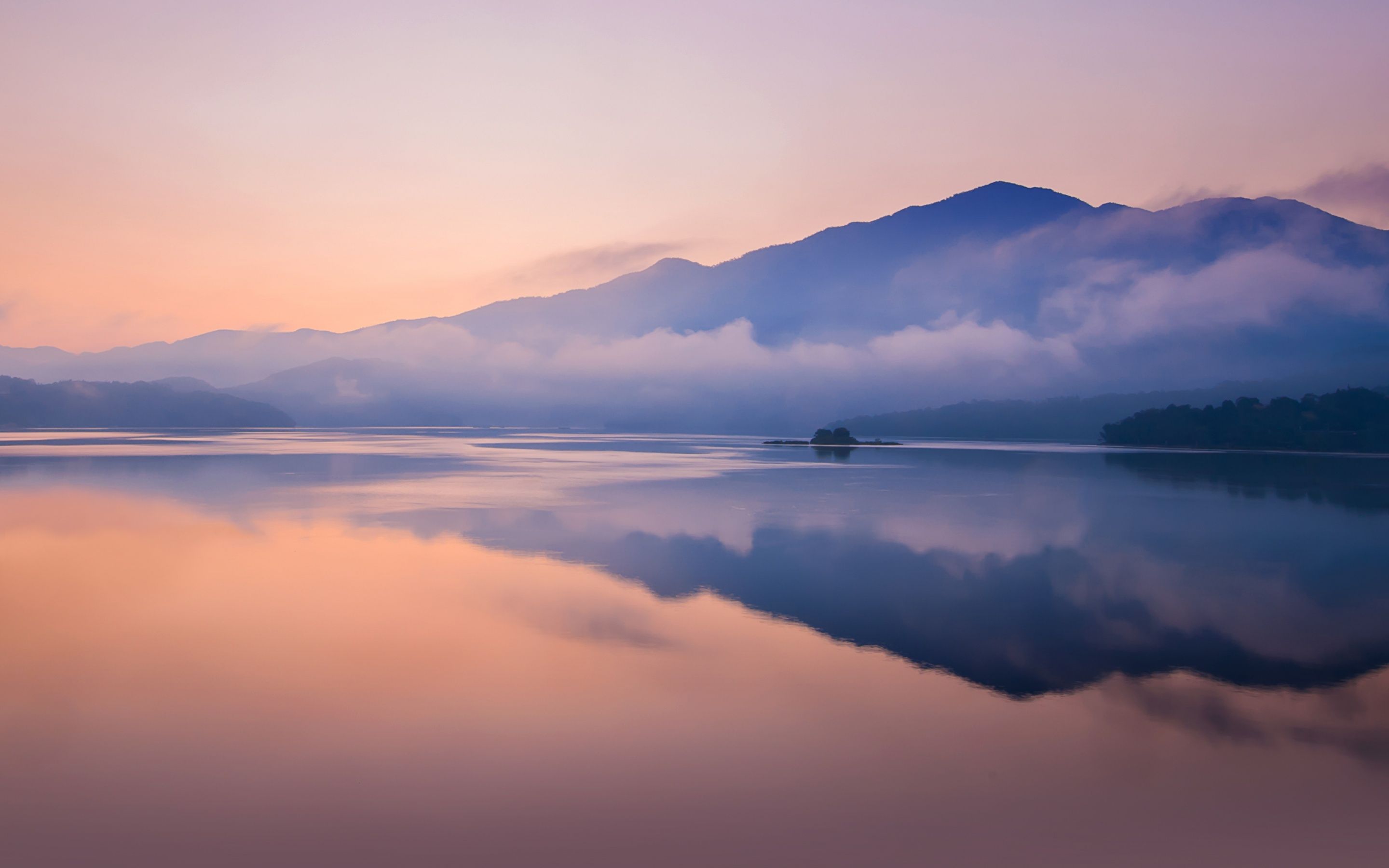 2880x1800 Mountain Wallpaper 4K, Sunrise, Foggy, Lake, Reflection