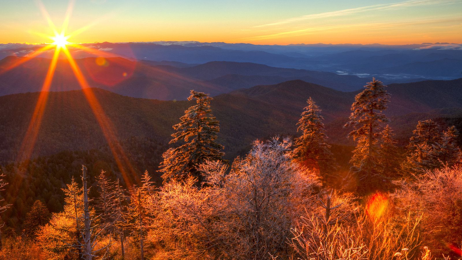 1600x900 Tennessee's Perfectly Named Mountain Town Has a Sunrise You'll Never Forget