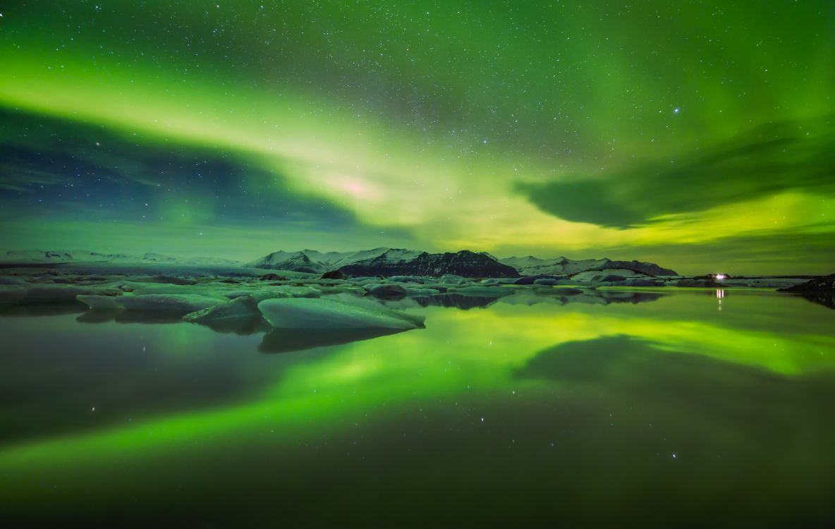 1184x750 Wallpaper Green and Black Aurora Borealis, Background Free Image