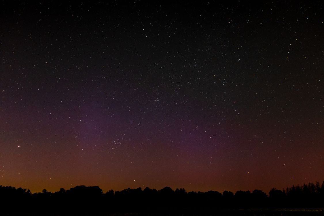 1125x750 Stunning Night Sky Filled with Stars and Aurora Glows · Free