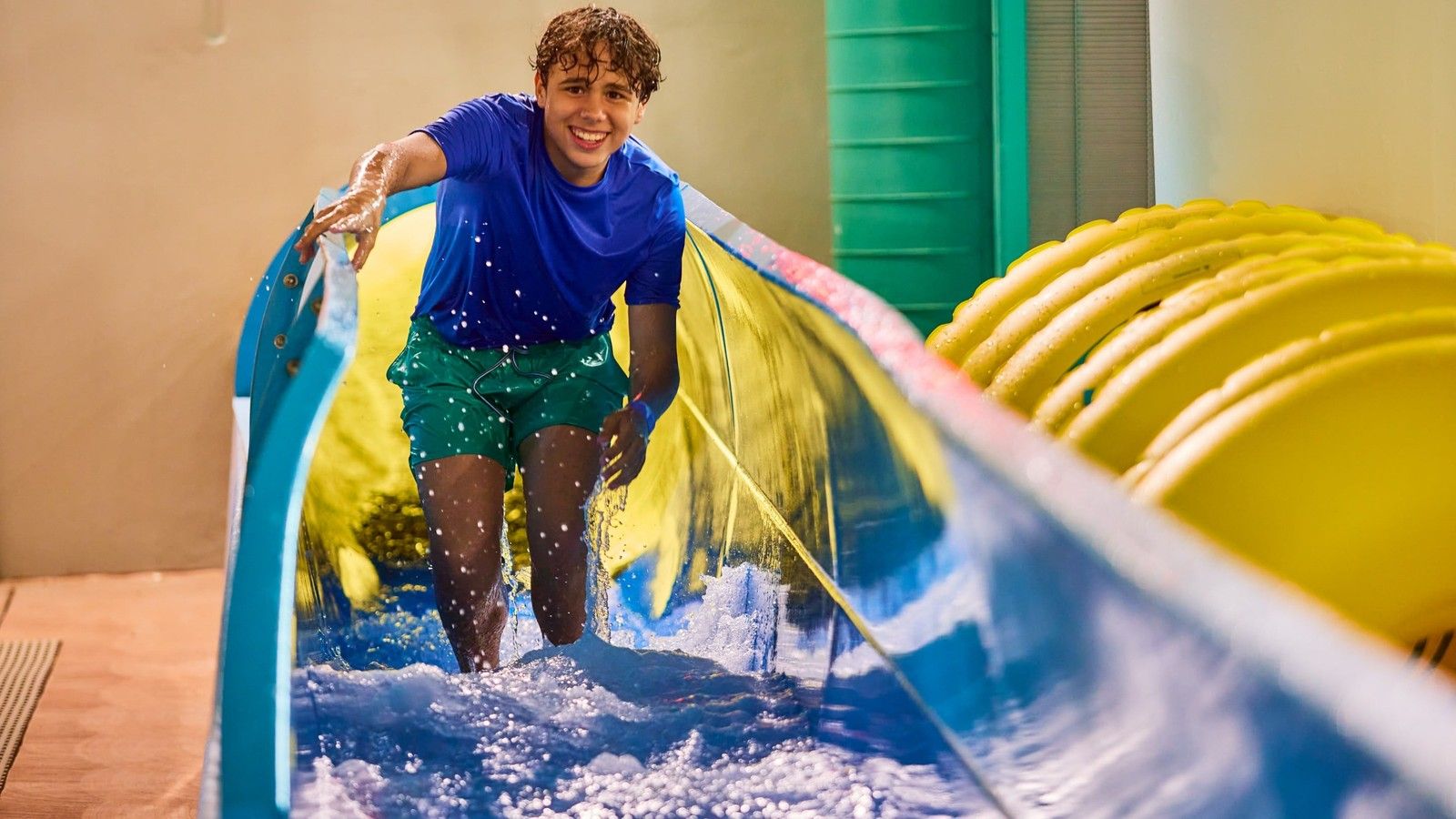1600x900 High Paw Holler. Water Park Body Slide. Great Wolf Lodge FL