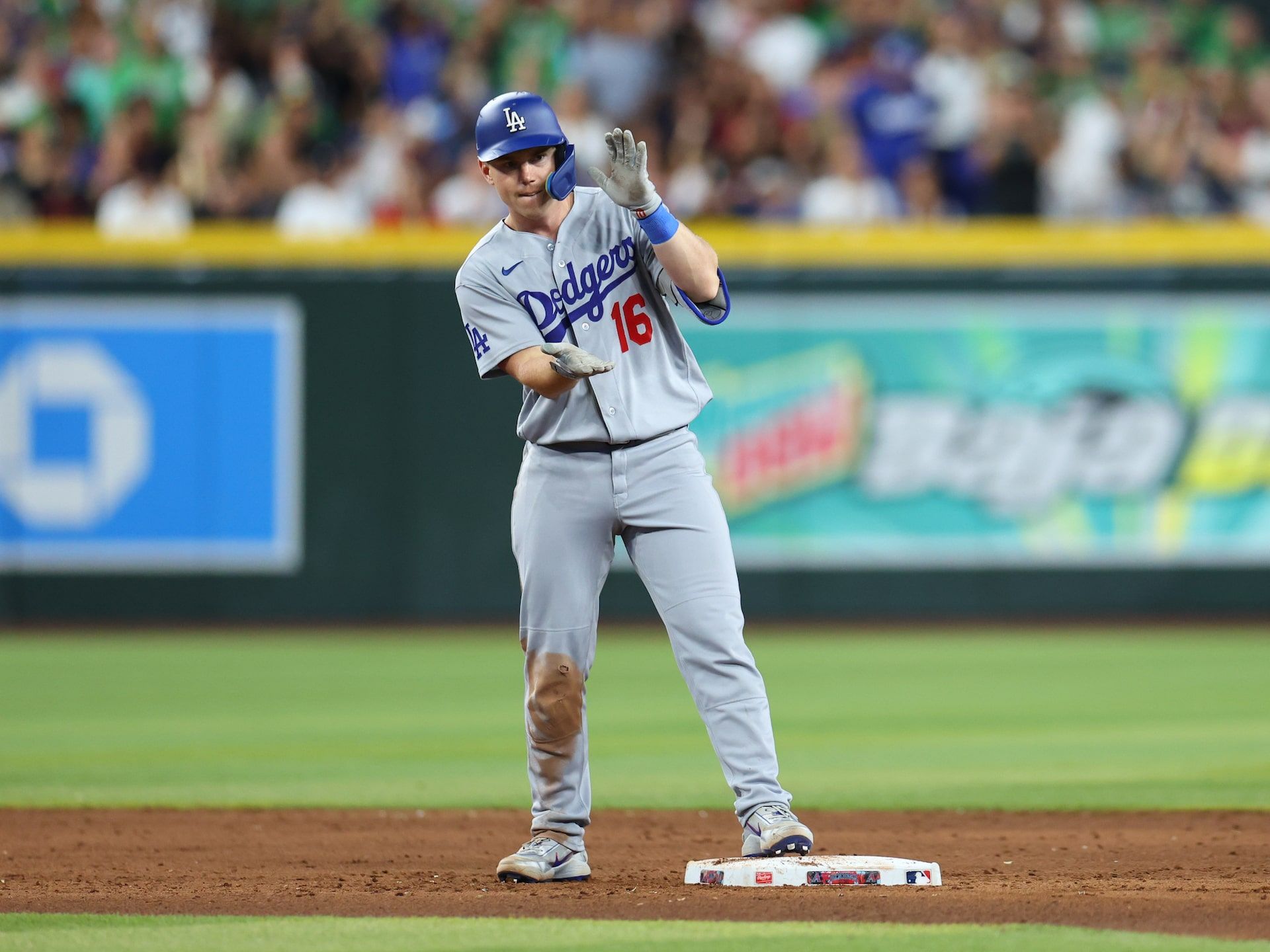 1920x1440 Dodgers place C Will Smith (neck) on injured list