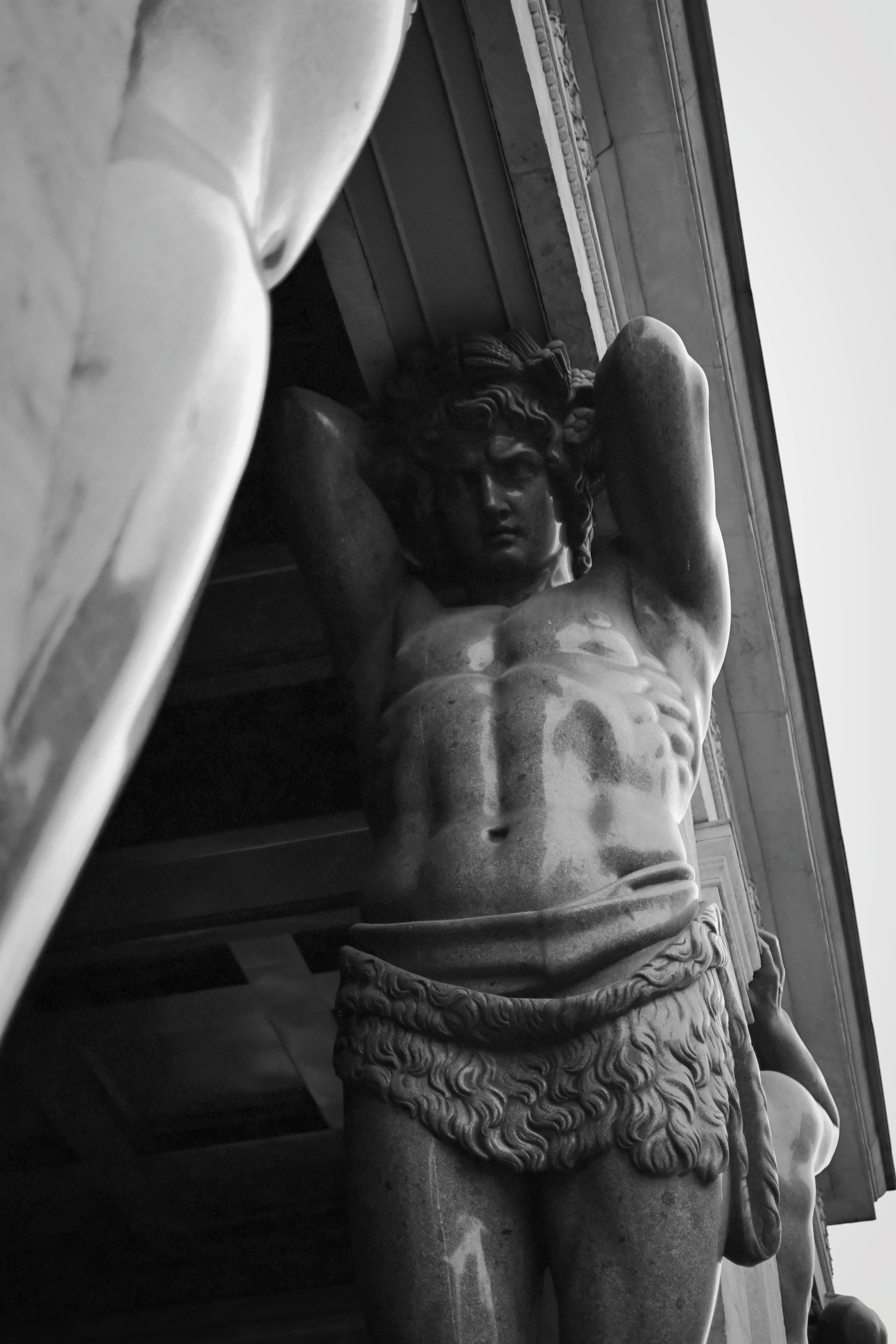 3712x5568 Statue of Achilles in Black and White · Free