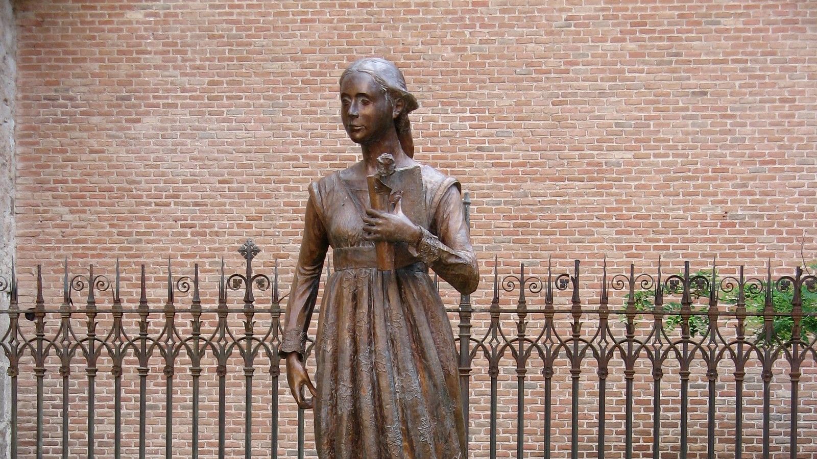 1600x900 Statue of Catherine of Aragon History Encyclopedia