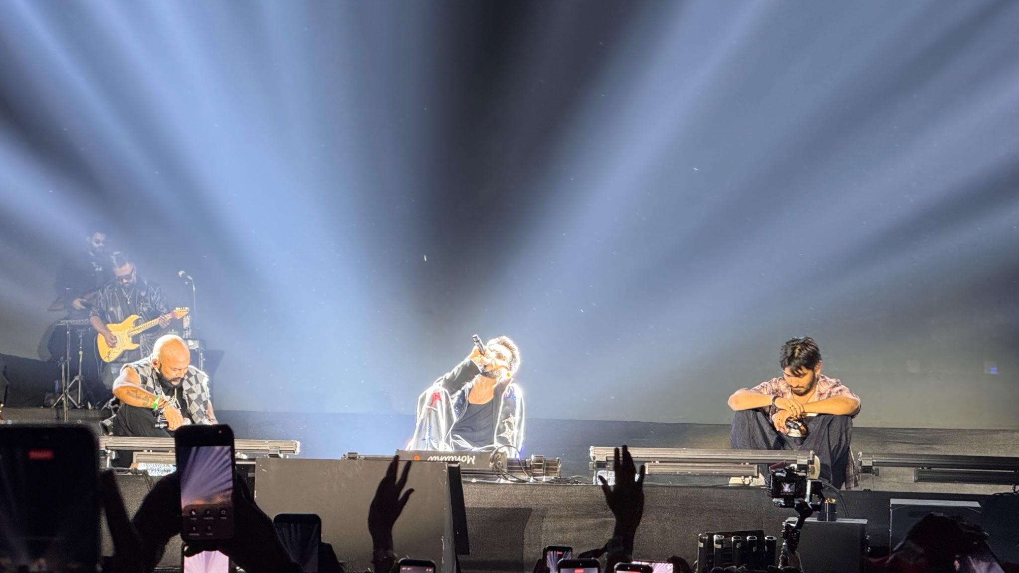 2048x1152 Shots from Anirudh Tour Yesterday