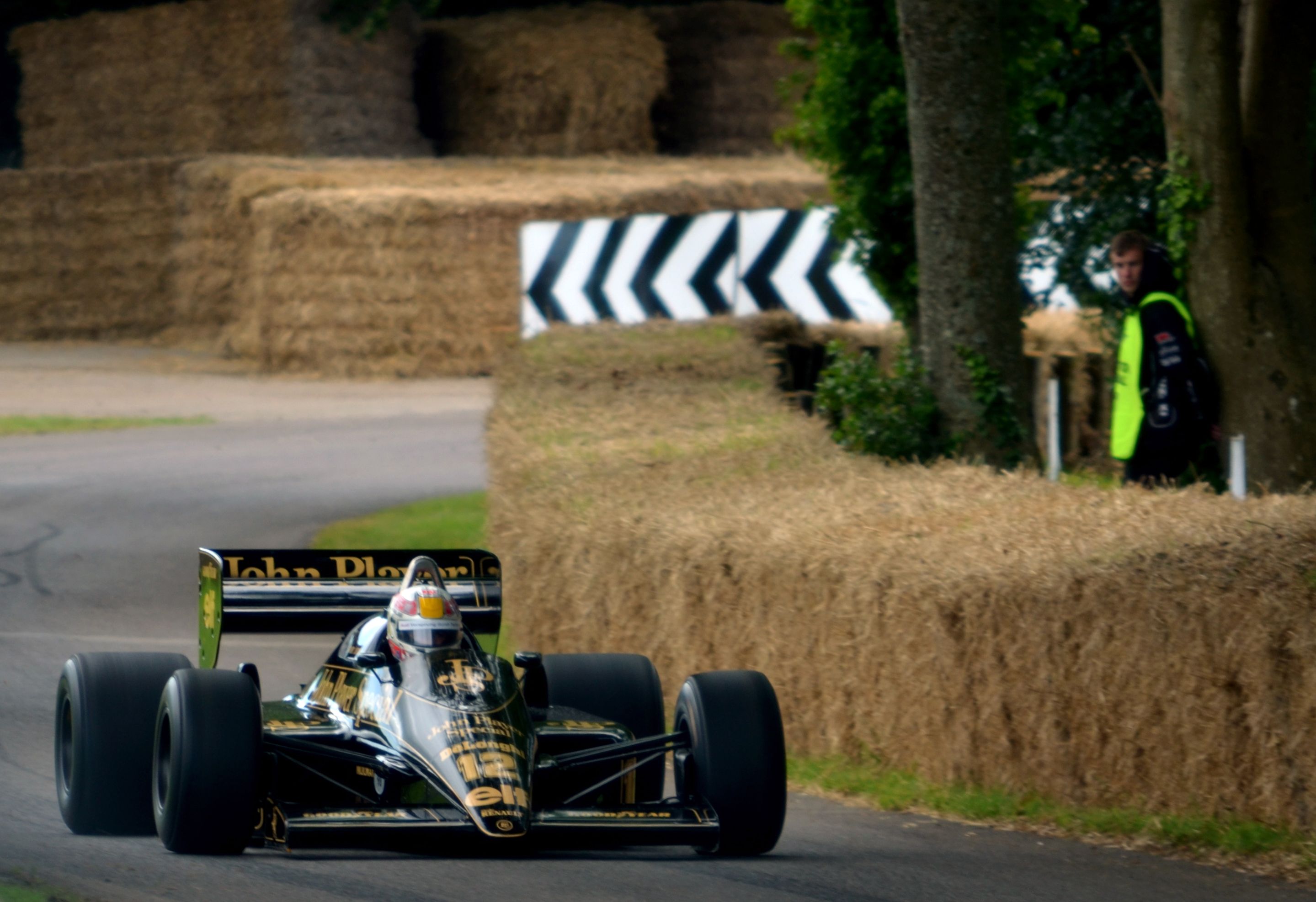 2879x1974 Lotus 98T at Goodwood