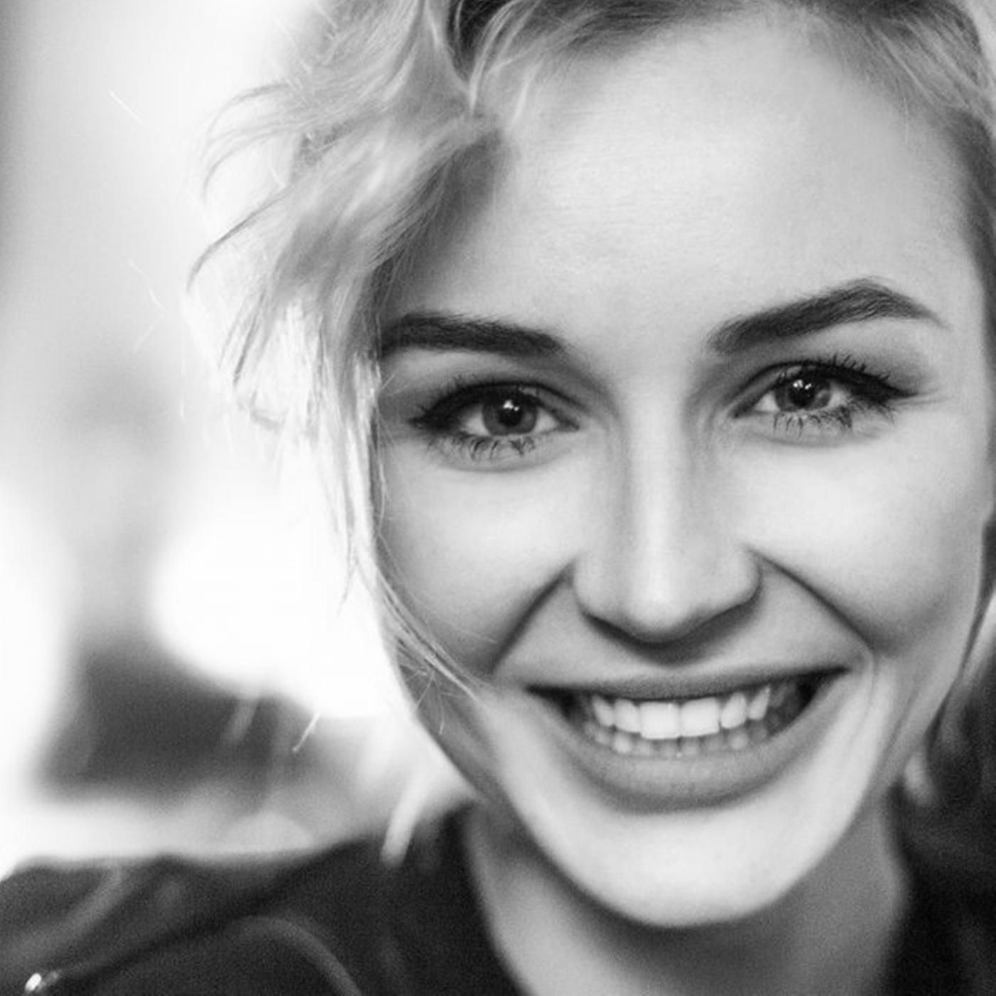 1400x1400 Songtext: Polina Gagarina Million Voices