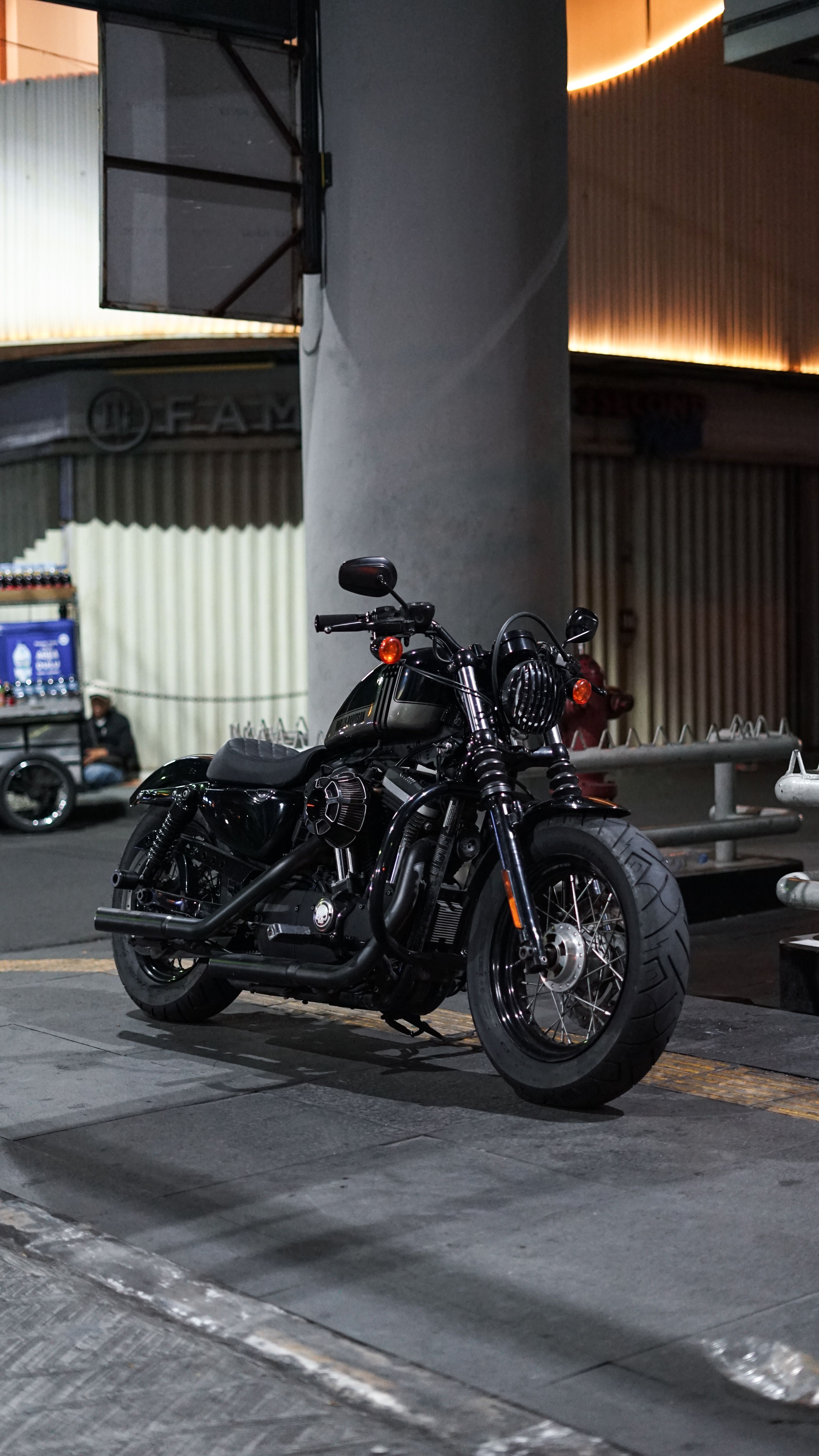 3376x6000 Modern Black Harley Davidson Motorbike · Free