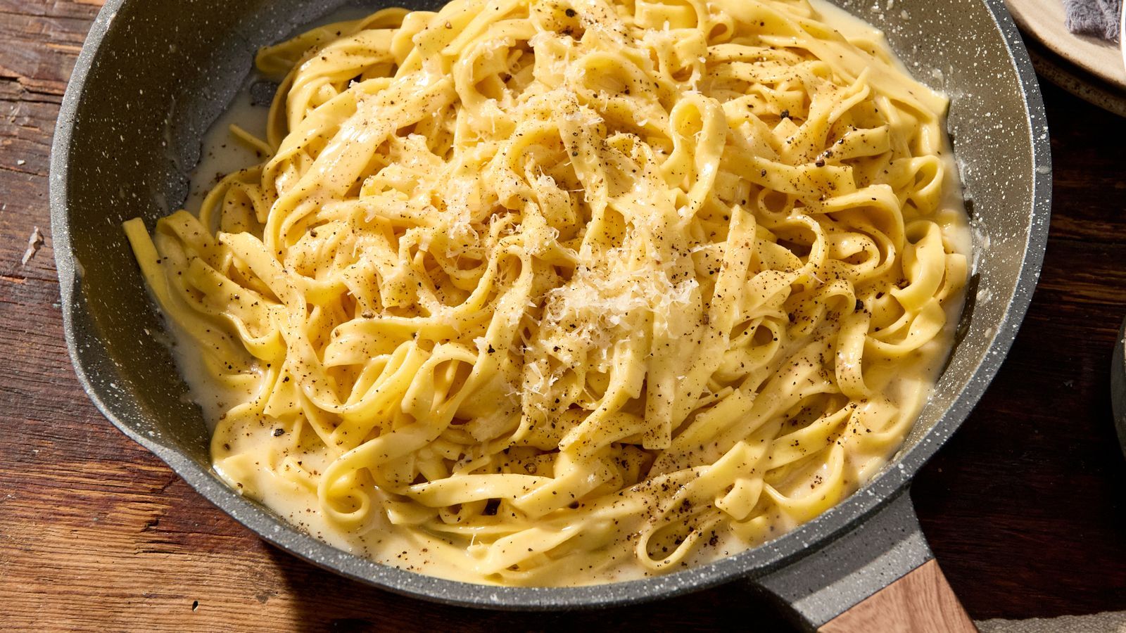 1600x900 Skillet Fettuccine Alfredo