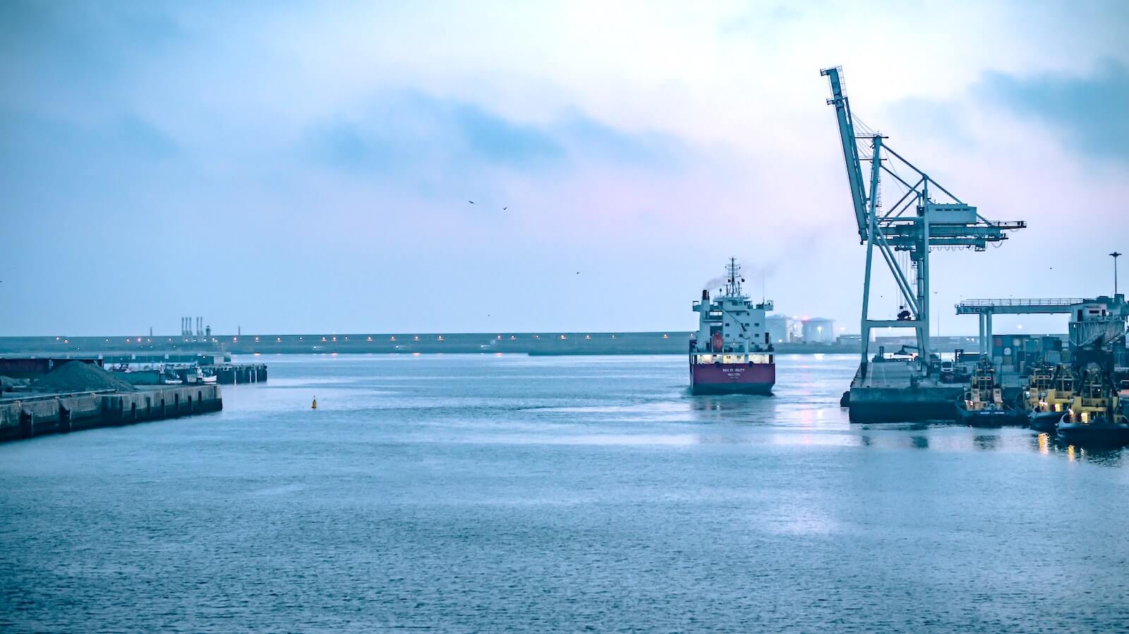 1600x899 What is International Logistics? Objectives, Processes, & Tips