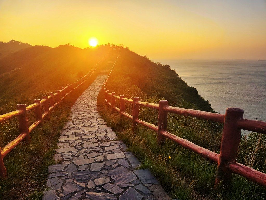 1024x768 Leading To The Sun. Sunset at Fu Shan, Tai O, Lantau Island