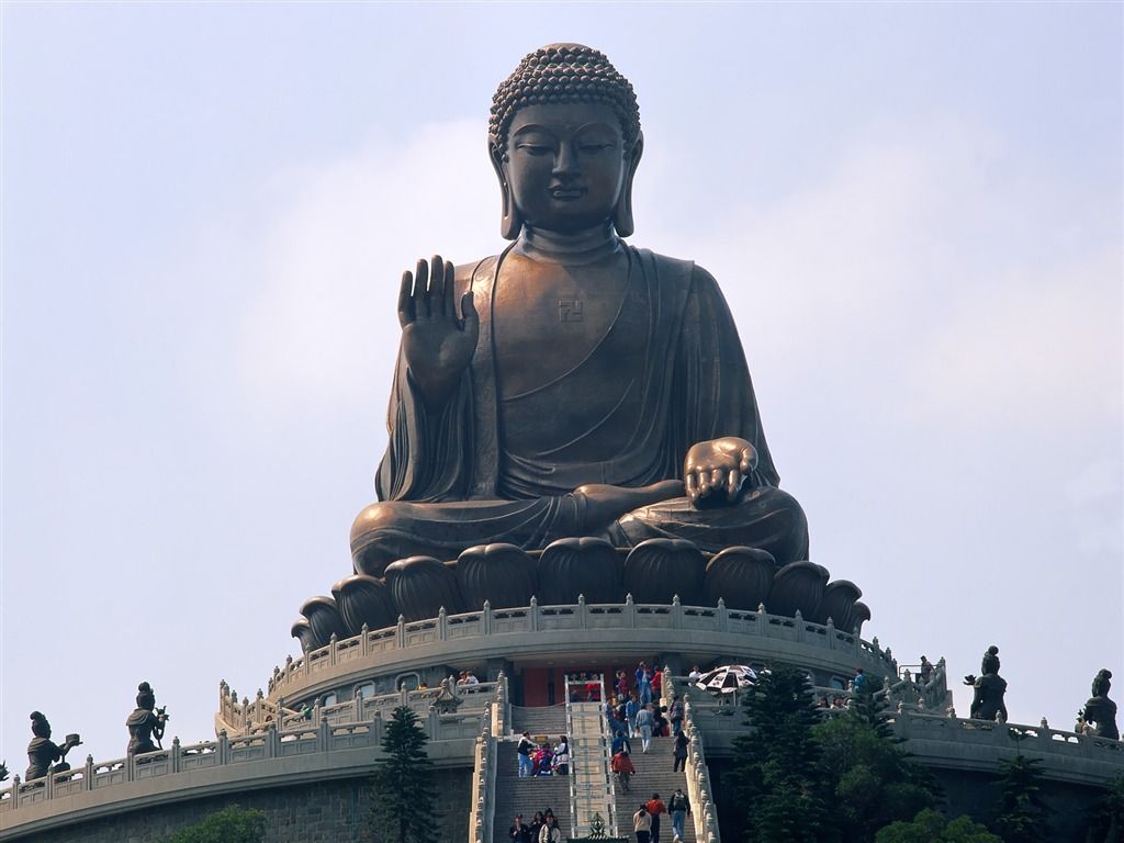 1024x768 Big Buddha On Lantau Island Hong Kong Landscape Wallpaper