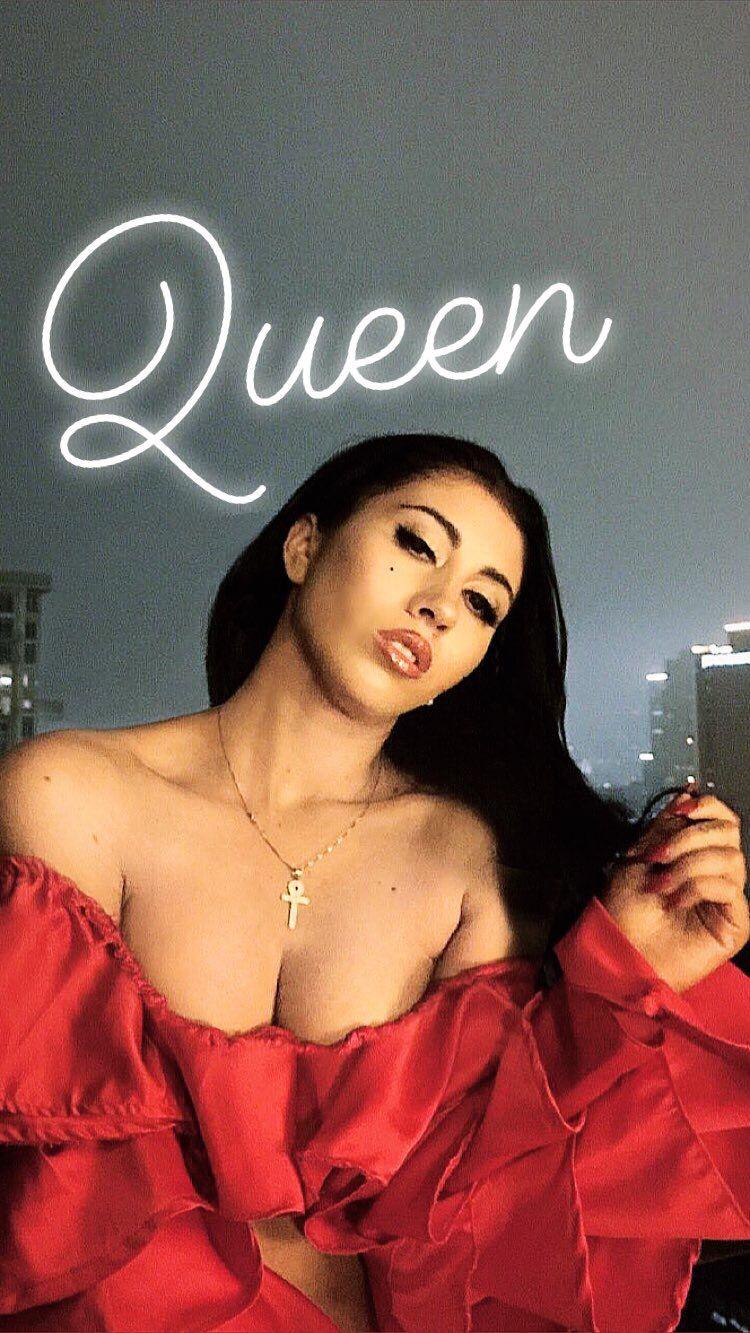 750x1333 Kali Uchis Wallpaper