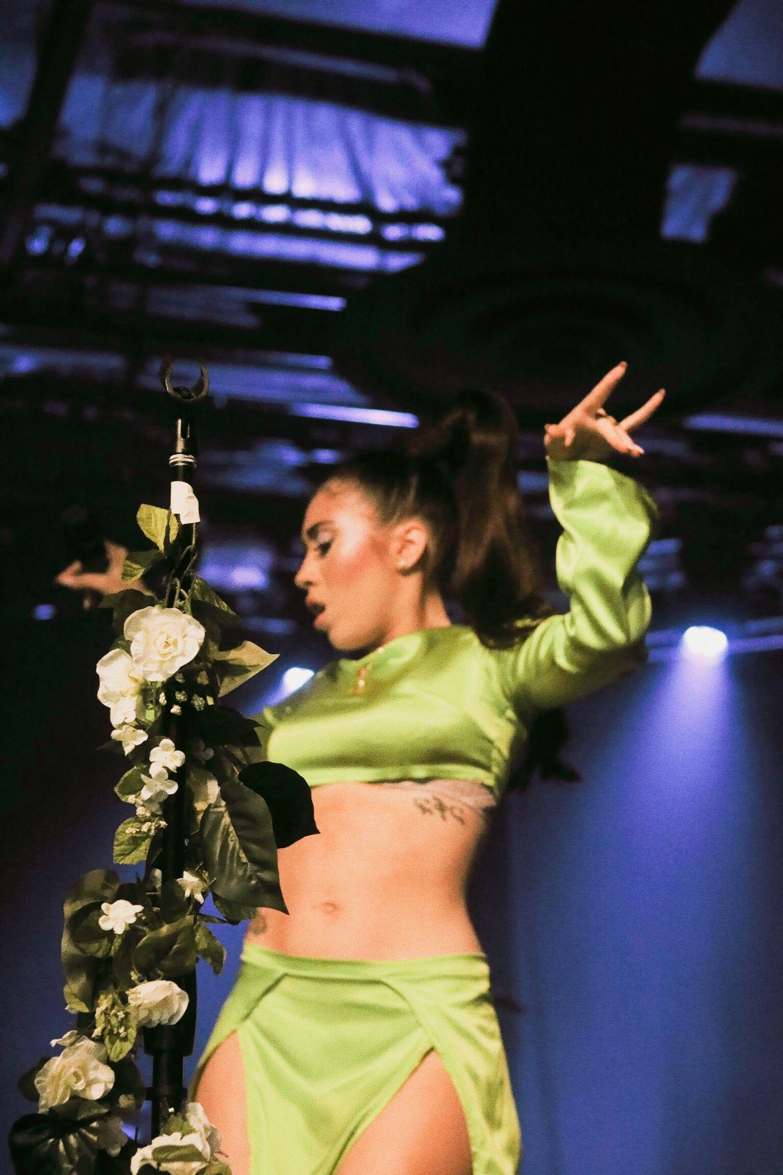 1536x2304 Kali Uchis Wallpaper