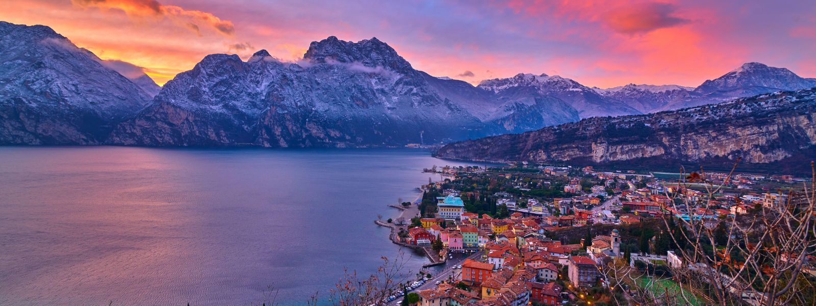 1600x600 Christmas on Lake Garda, Northern Italy. Festive Group Holidays