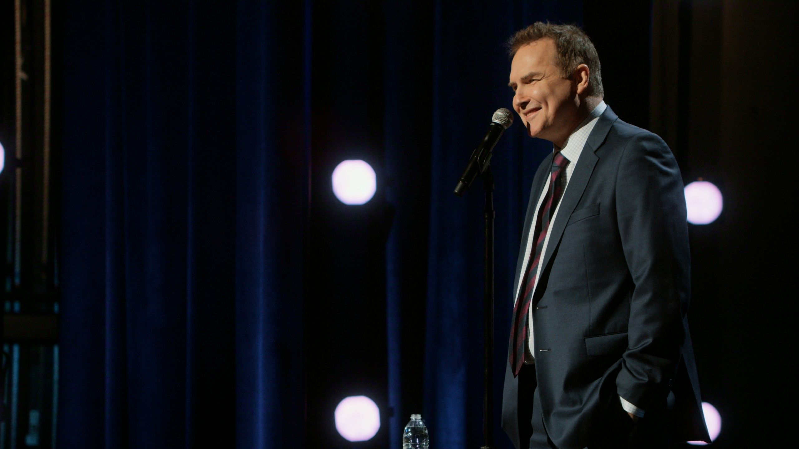 2560x1440 Norm: The Tale of Norm Macdonald