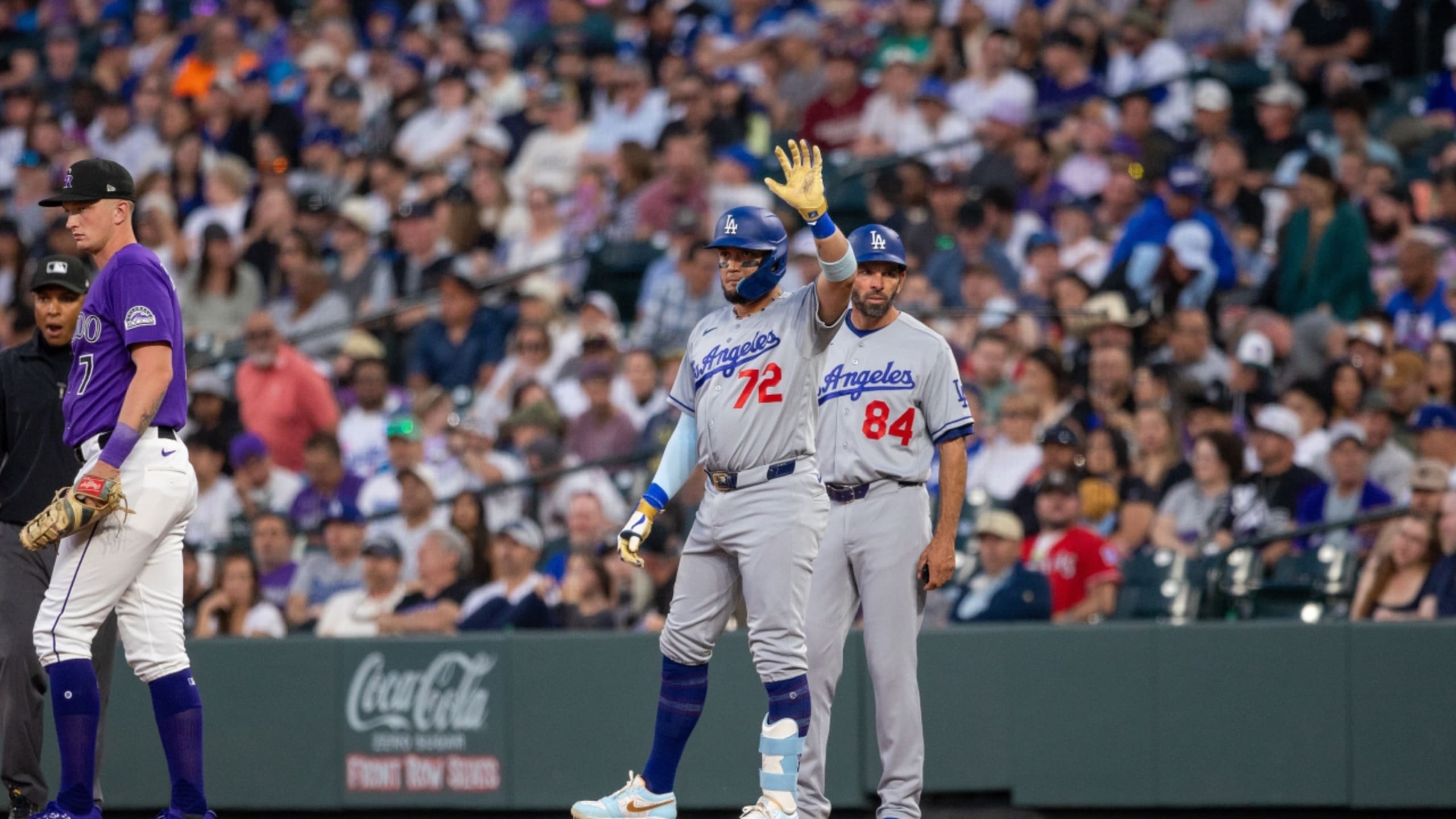 2560x1440 Dodgers news: Miguel Rojas gets 000th major league hit in final year. True Blue LA