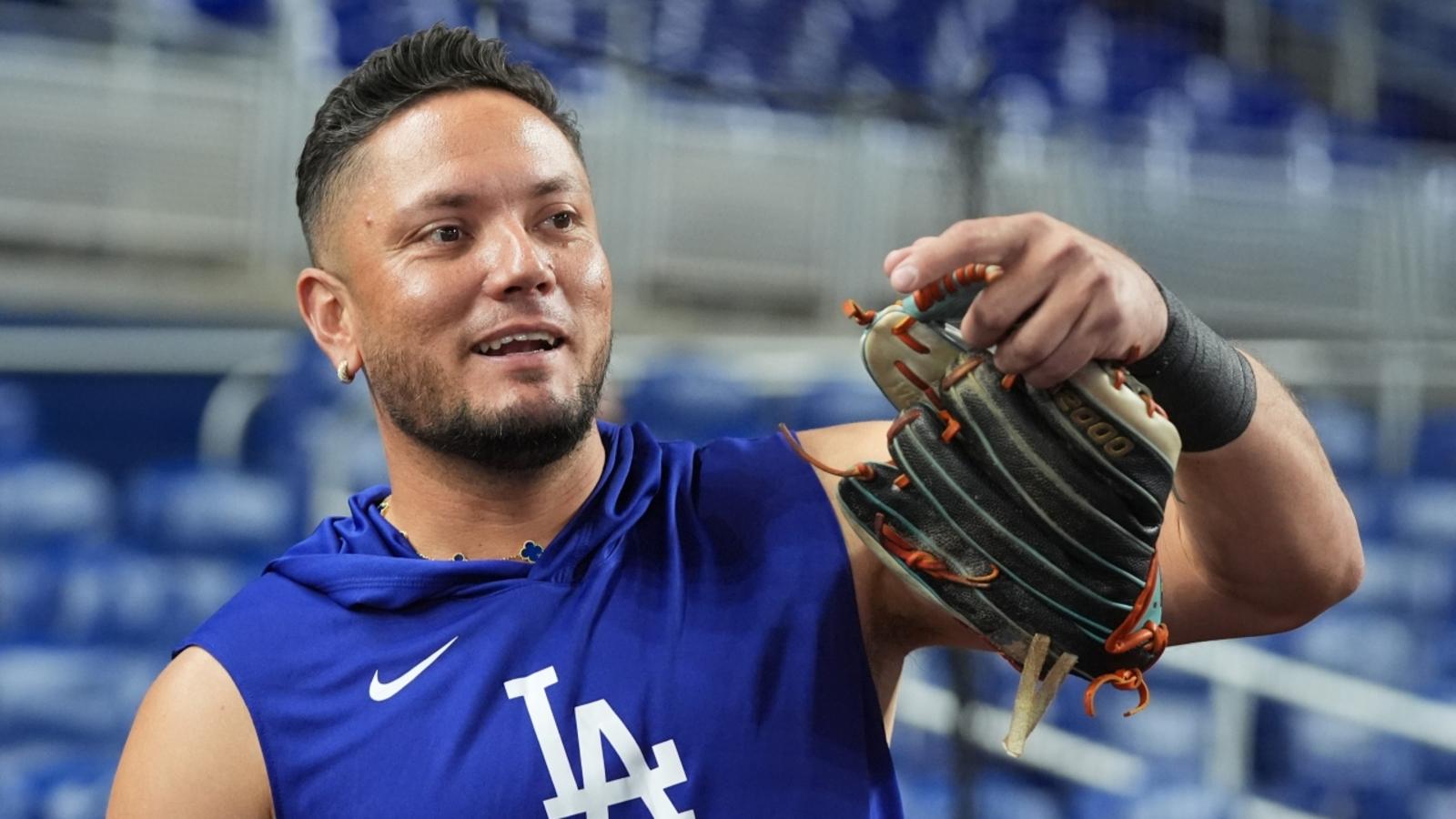1600x900 ABC 7 Dodgers star Miguel Rojas becomes US citizen