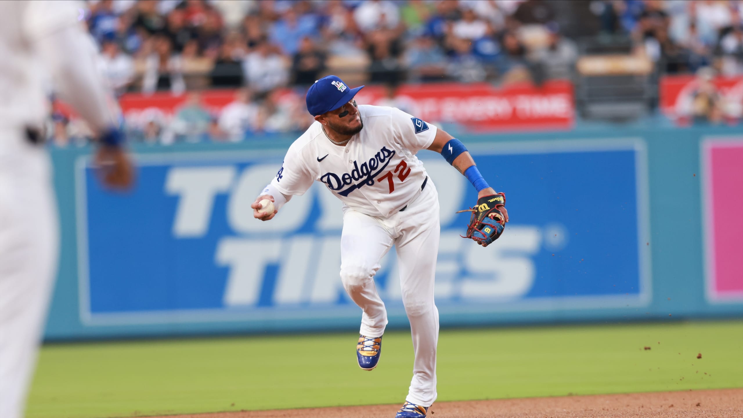 2560x1440 Miguel Rojas' ridiculous barehanded play