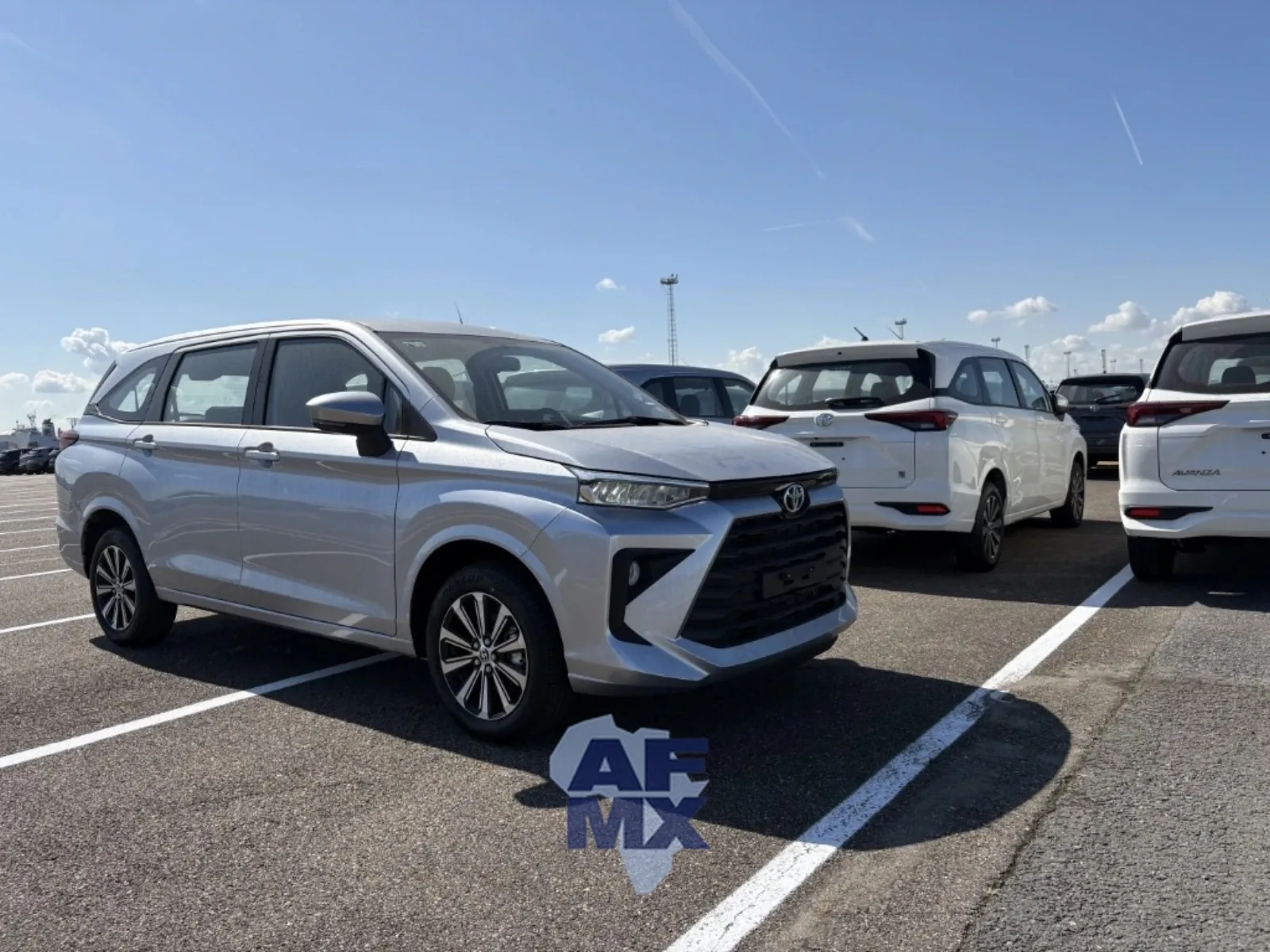 1600x1200 Toyota Avanza 1.5L XLE CVT